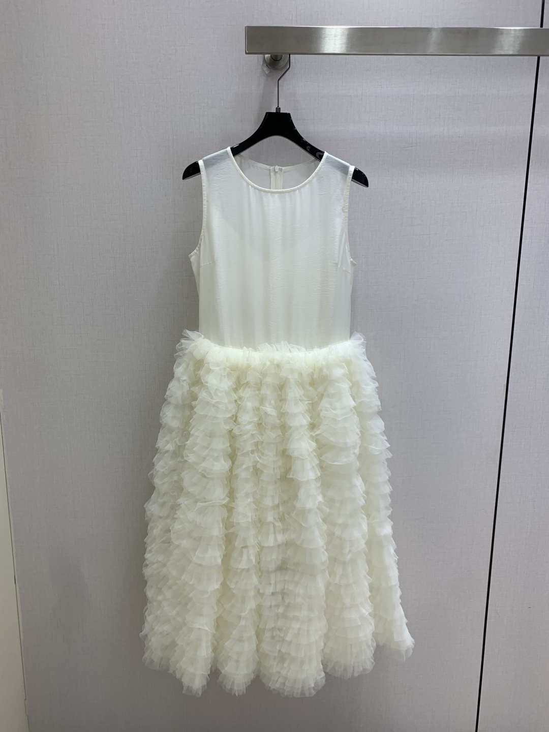 NO:956715,Highly recommended 26 spring and summer new lace cake dress, mesh splicing sleeveless round neck design, light multi-layered mesh, fluffy and smart, full of elegance!  It is comfortable and supportive to wear. The color is super versatile and can be easily worn at birthday parties, dates, and photo shoots. Pair it with ballet shoes or simple accessories to completely enhance the atmosphere!  Four colors SML code high quality,skirts,19860909强烈推荐 26春夏新款 蕾丝蛋糕连衣裙 网纱拼接无袖圆领设计,轻盈多层网纱,蓬松灵动,优雅气质满分！穿着舒适有支撑力.色调超百搭,生日宴、约会、写真都能轻松驾驭,搭配芭蕾舞鞋或简约配饰,氛围感直接拉满！四个色 SML码 高品质,,skirts,,Women's clothing