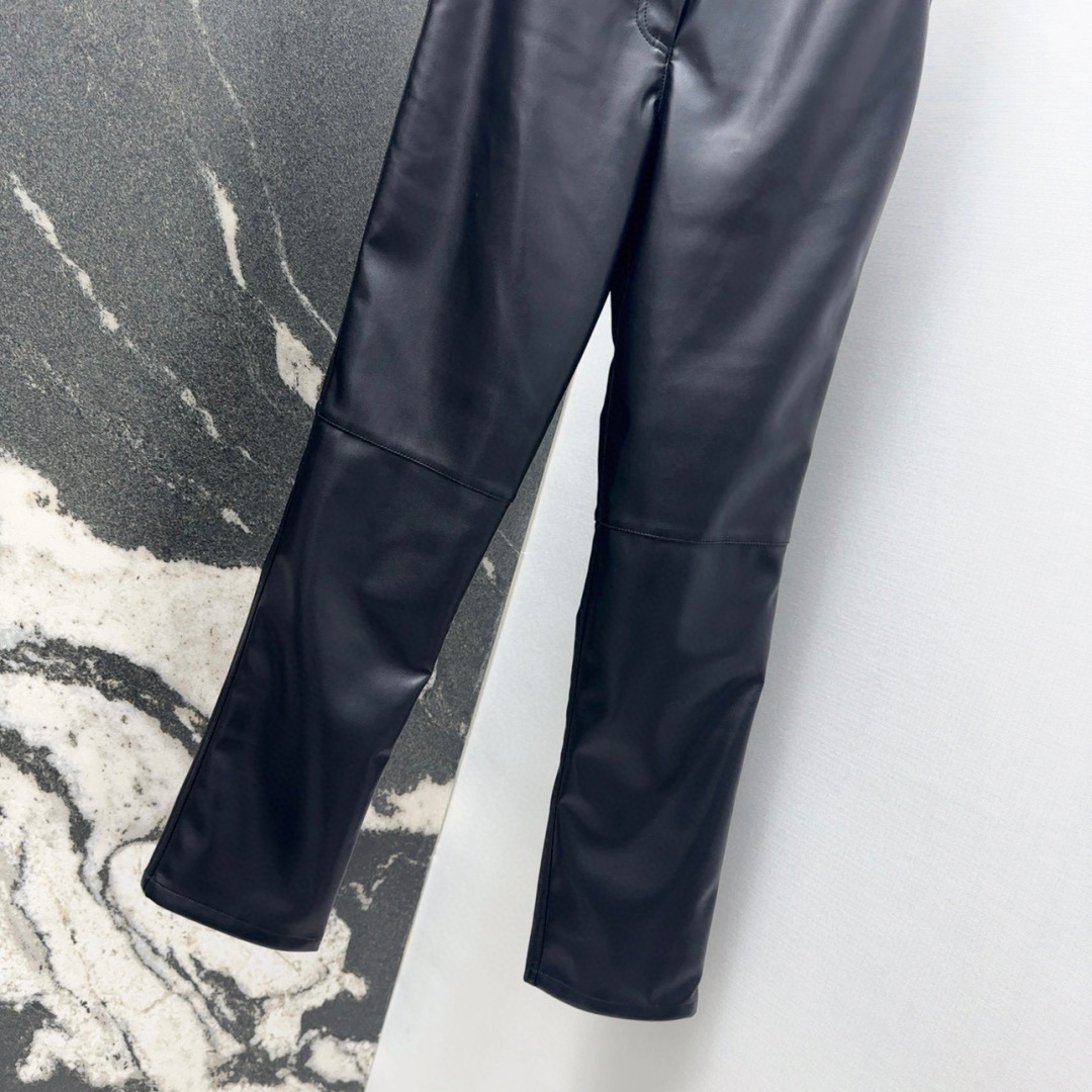 “Stylish Pencil Pants with Gold Details: P621 Original Rags Collection” - 图片 6