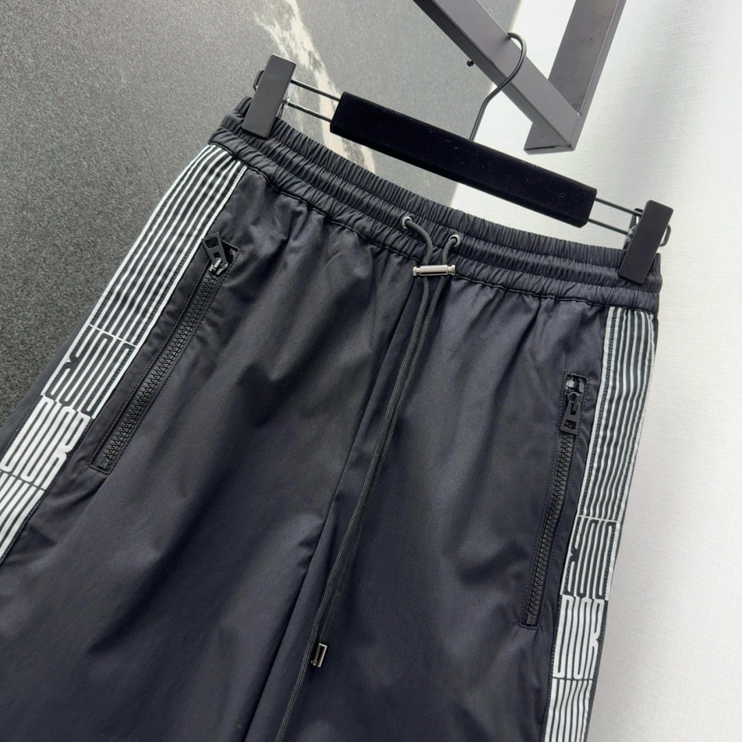Fashionable CD 25SS Spoiler Females: Spring-Summer High-Language Classics with Pears and Pipples - 图片 3