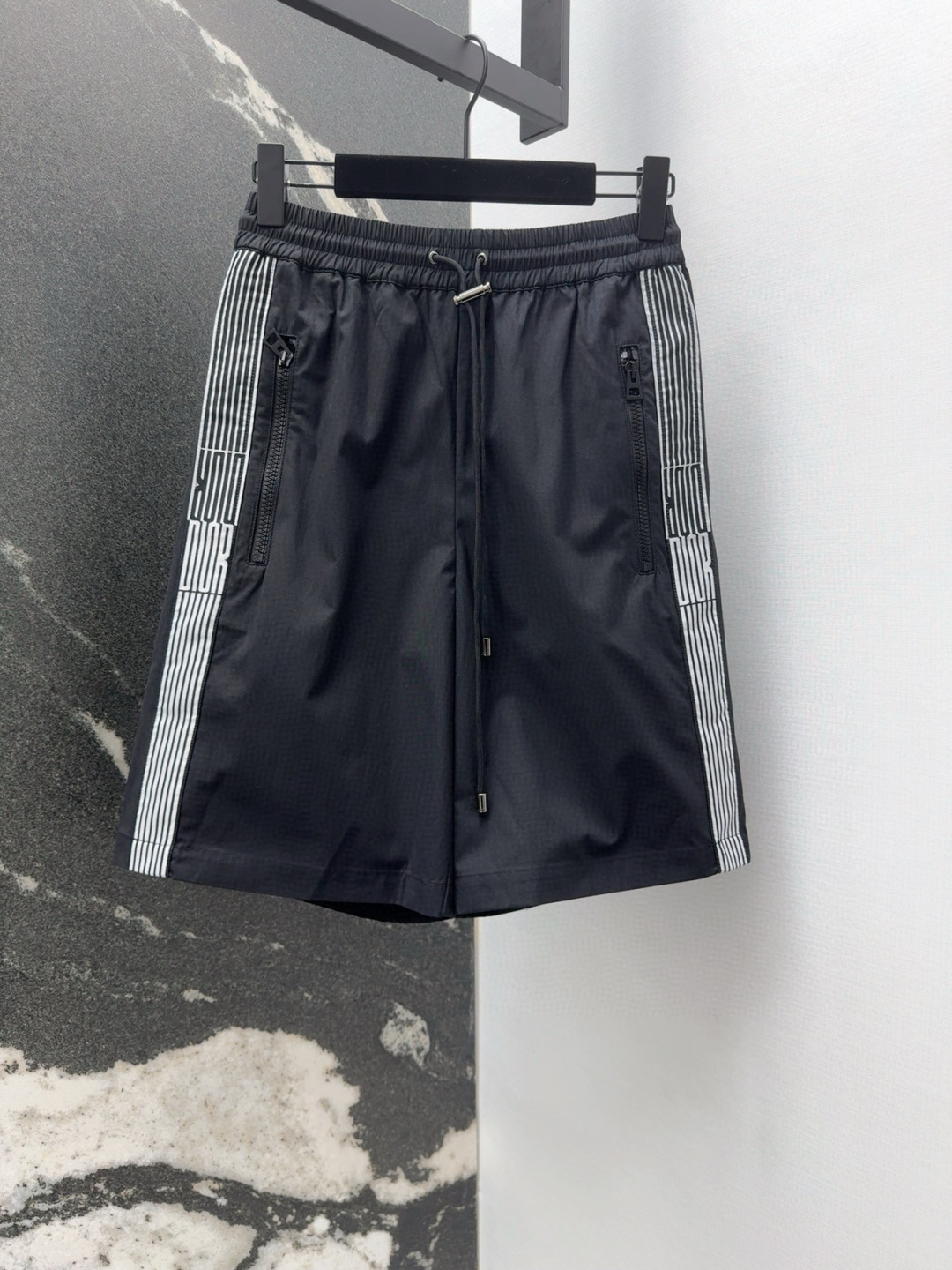 Fashionable CD 25SS Spoiler Females: Spring-Summer High-Language Classics with Pears and Pipples