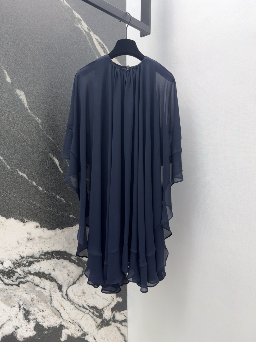 “P644 Original Dress: Versatile One-Size-Fits-All with Chic Summer Accessories” - 图片 9