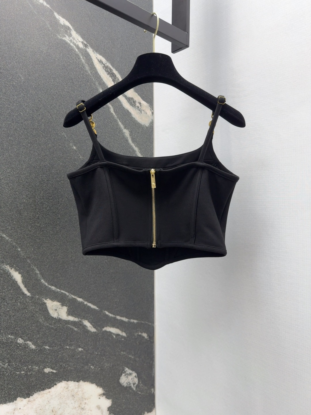 Stylish Medusa V-shaped Suit for Women: Spring-Summer Collection with Unique Design - 图片 7