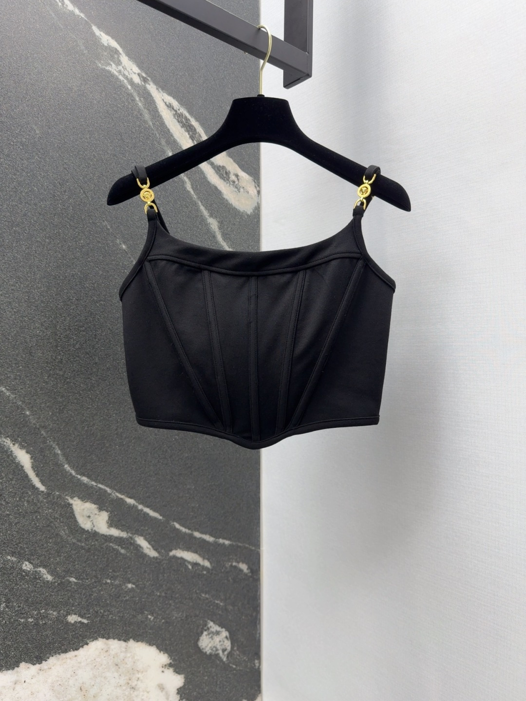 Stylish Medusa V-shaped Suit for Women: Spring-Summer Collection with Unique Design