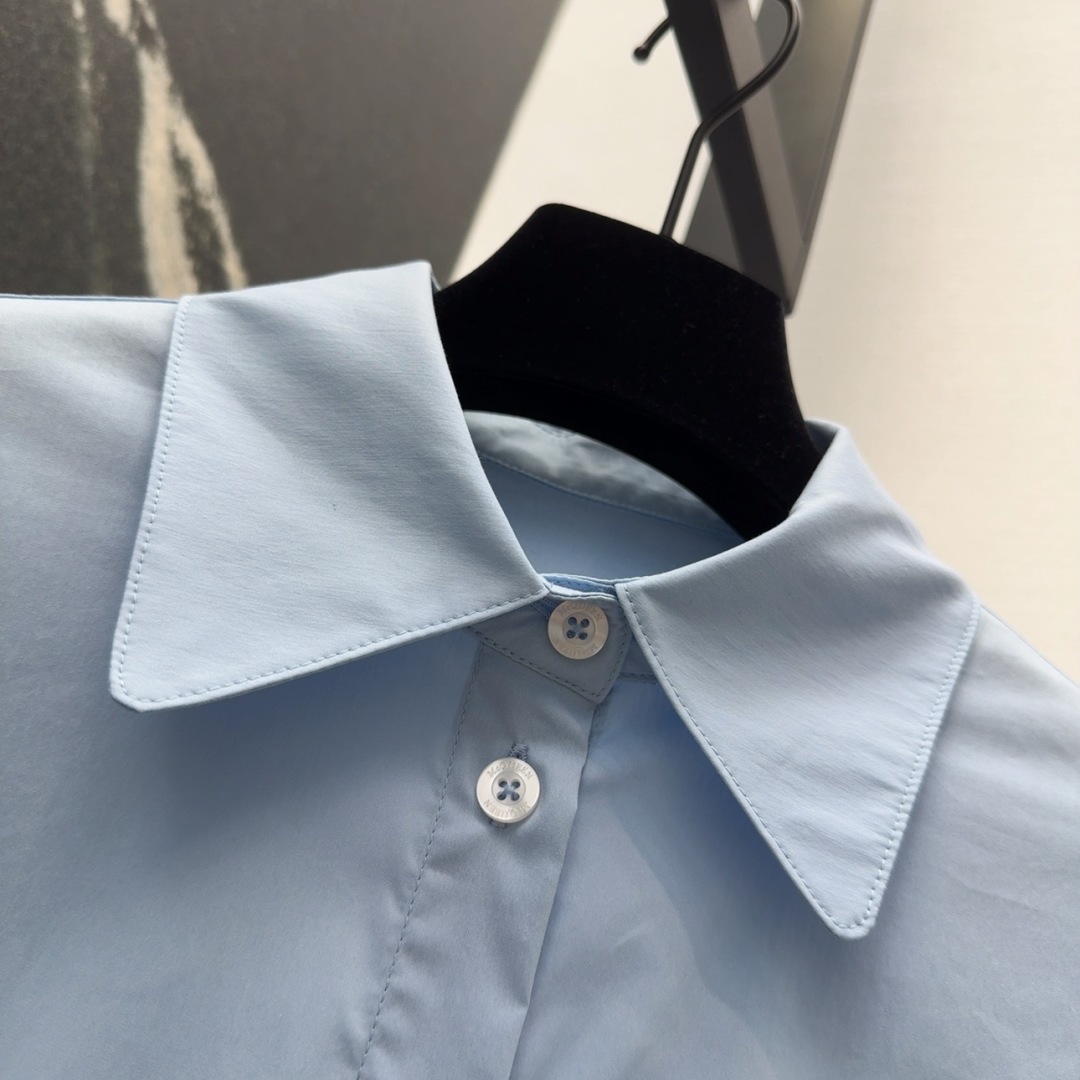 “Stylish Spring/Summer Women’s Suit Collection with Blue Shirt and Irregular Dress” - 图片 5