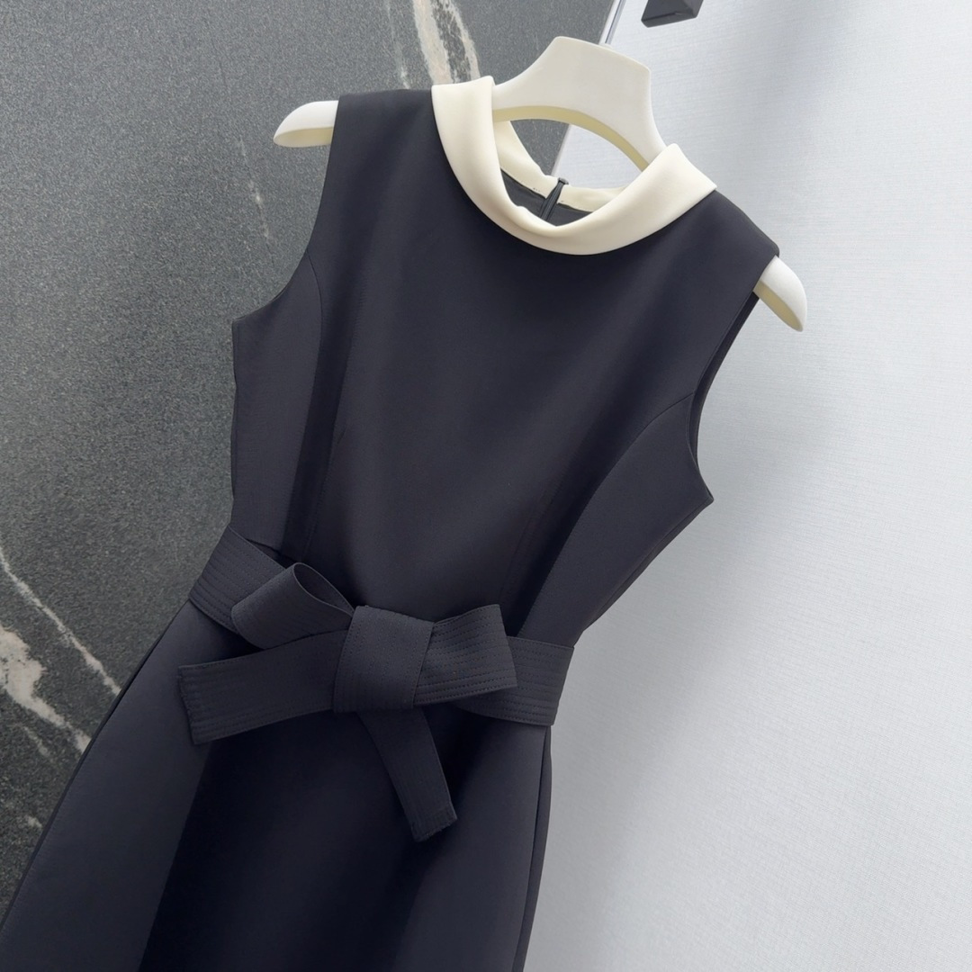 “French-Style Hepburn Collar Dress: Elegant Design for Daily Commuting in Three Colors” - 图片 3