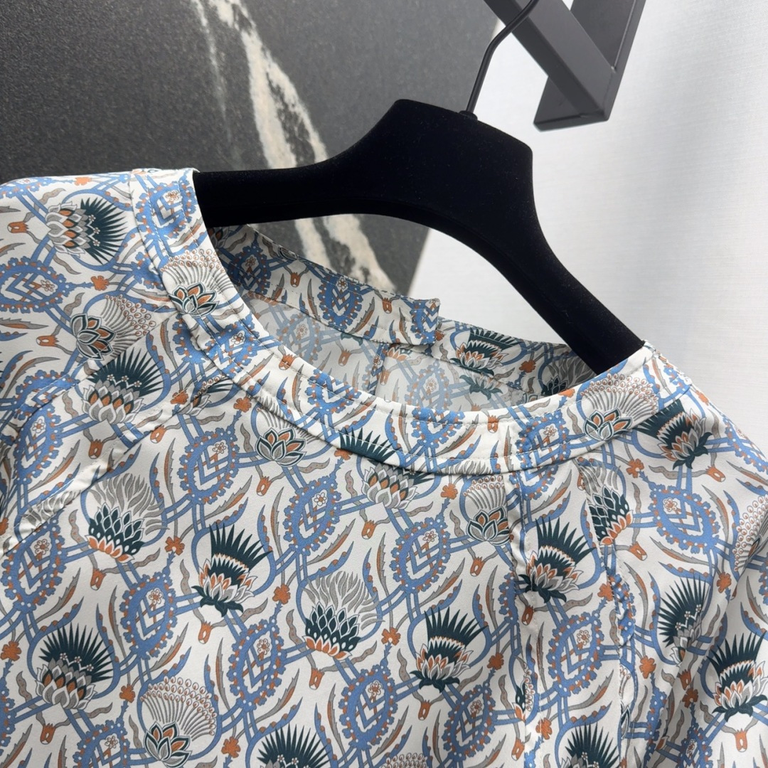 New Spring and Summer Women’s Clothes: Blue Fresh Printing, Romantic and Elegant Design - 图片 3