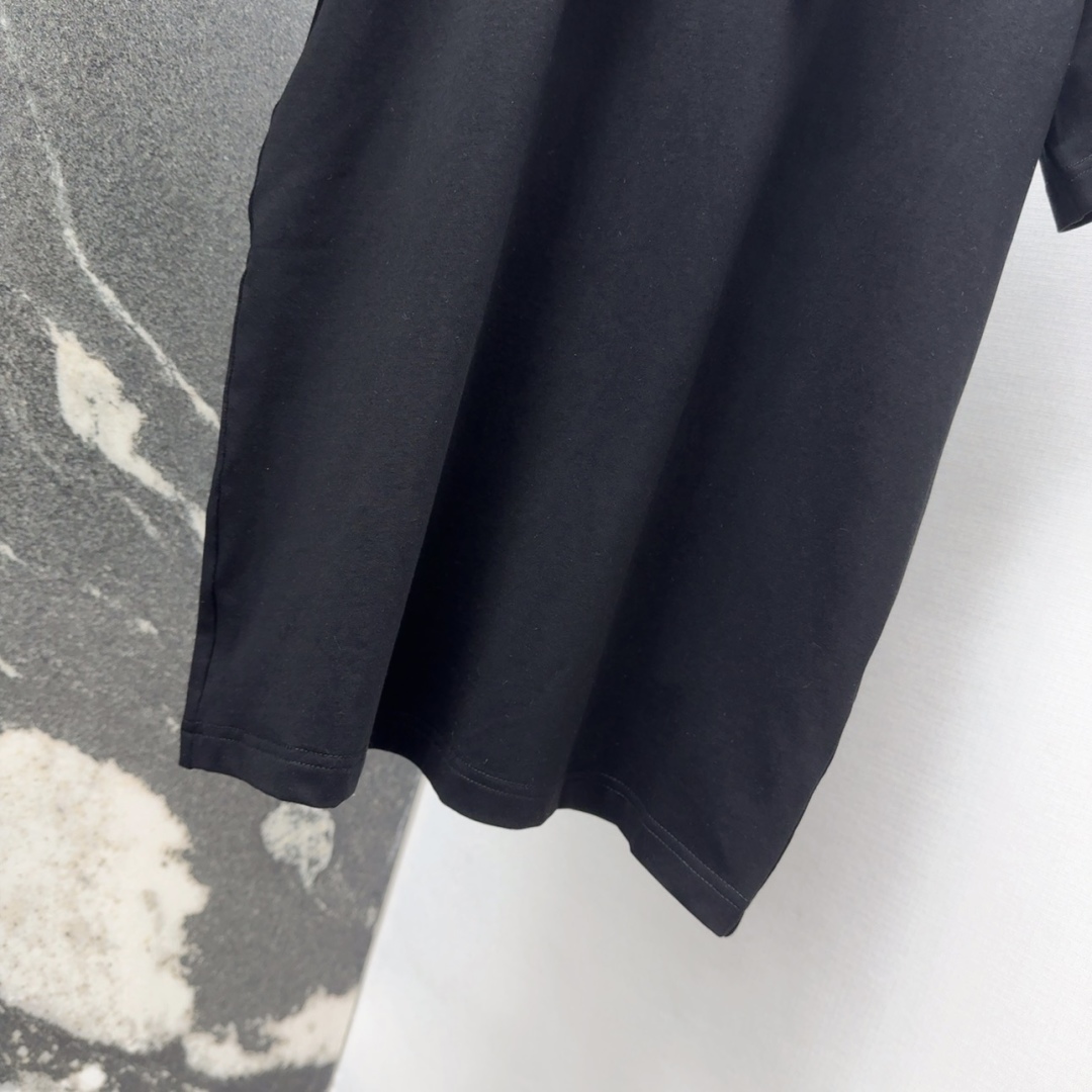 “DG 25SS: Classic One-Size-Fits-All Female Suit with Laced Doll T-Shirt” - 图片 6