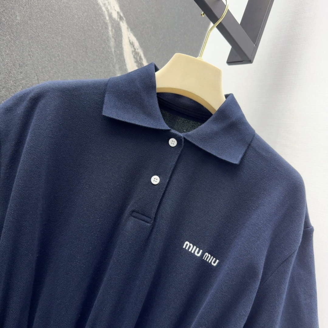 Miu 25SS Spring/Summer New College Embroidered Dress with Loose-Headed Design - 图片 4