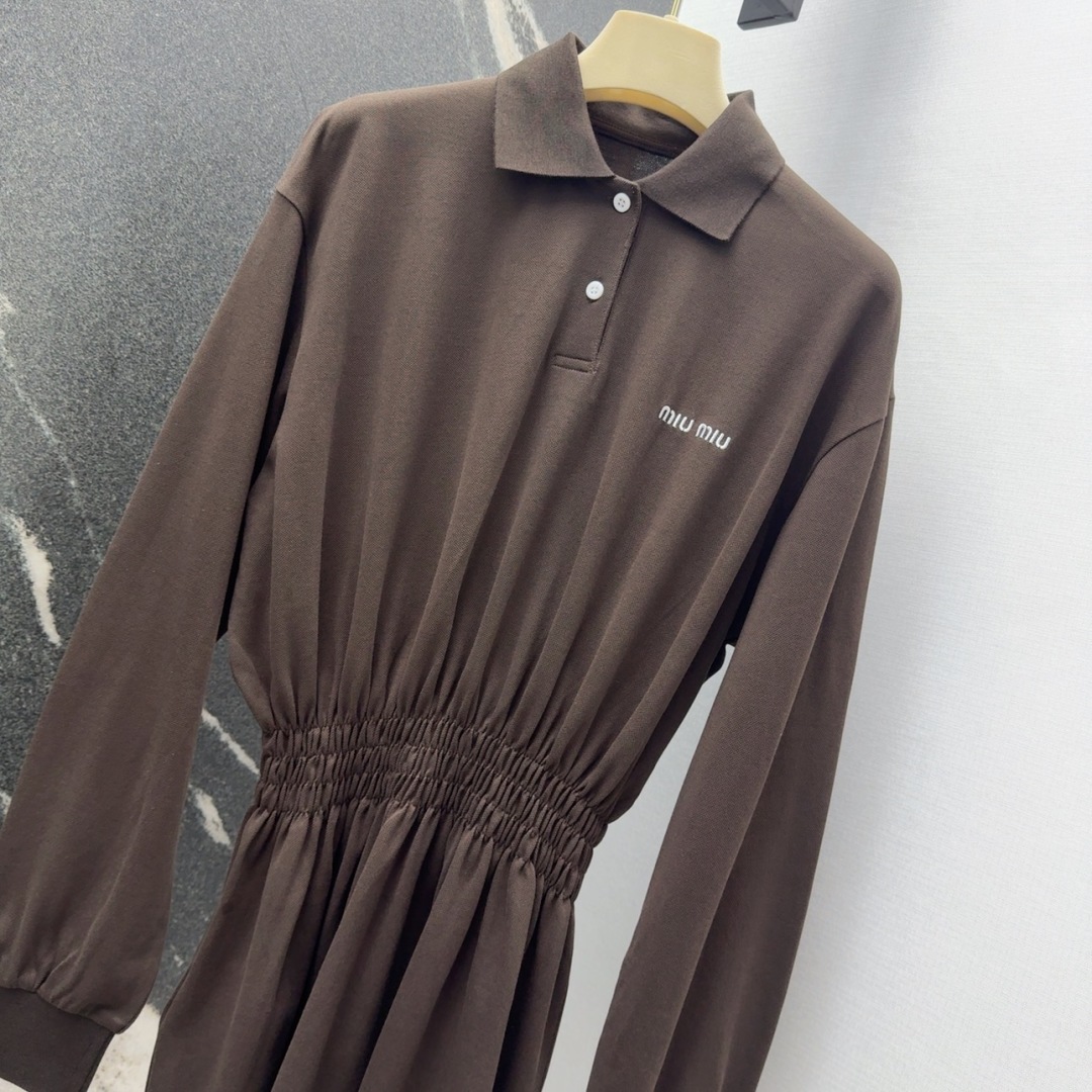 Miu 25SS Embroidered Dress: Soft Design, Customized Collar, Classic Logo, Youthful Style - 图片 3
