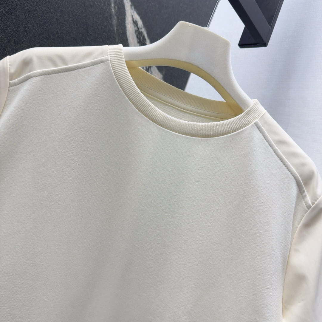 Fashionable Original Female Suit: MC 25SS Badge Decorated Recreational Suit with Unique Design - 图片 4