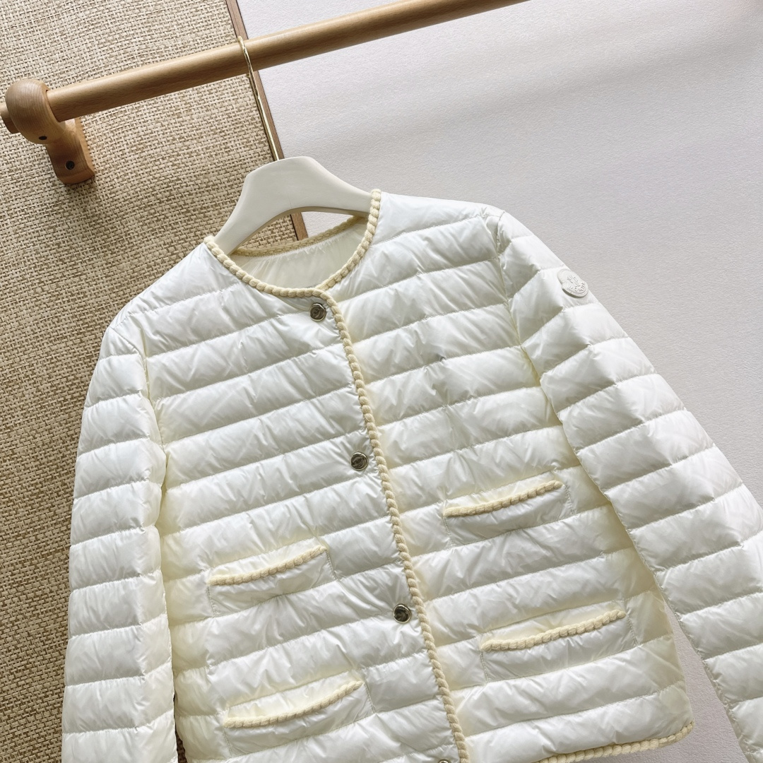 Пуховик Moncler