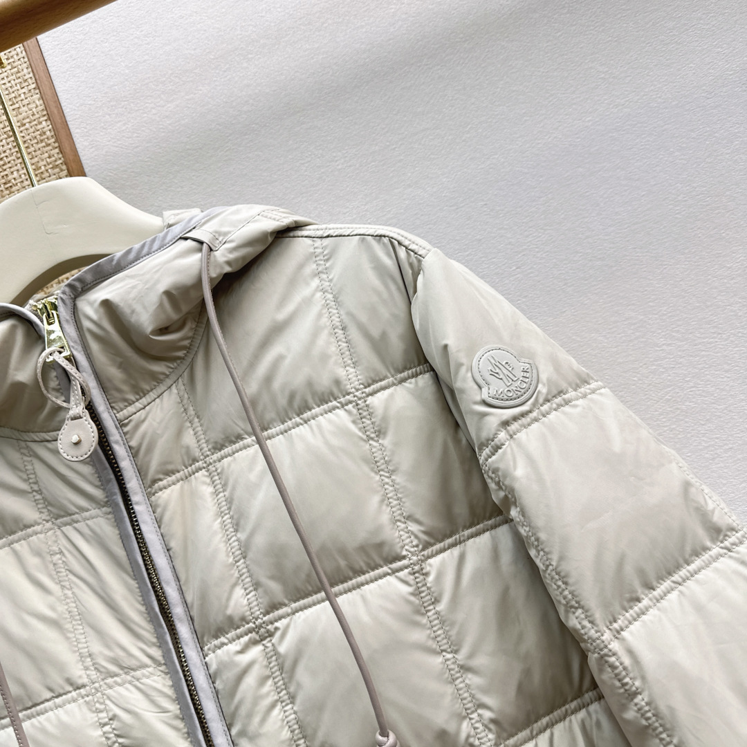 Пуховик Moncler