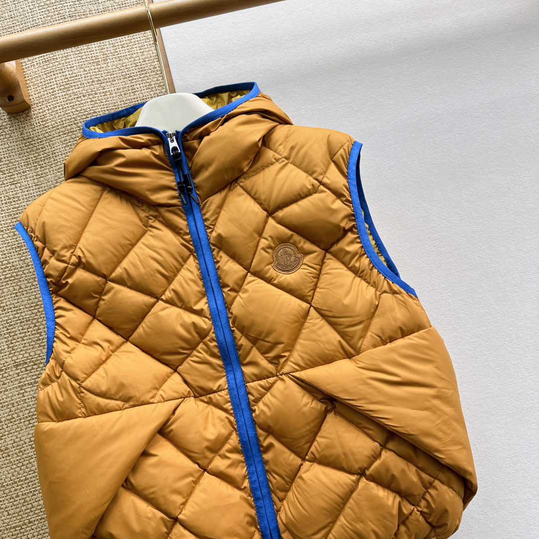 Жилет Moncler