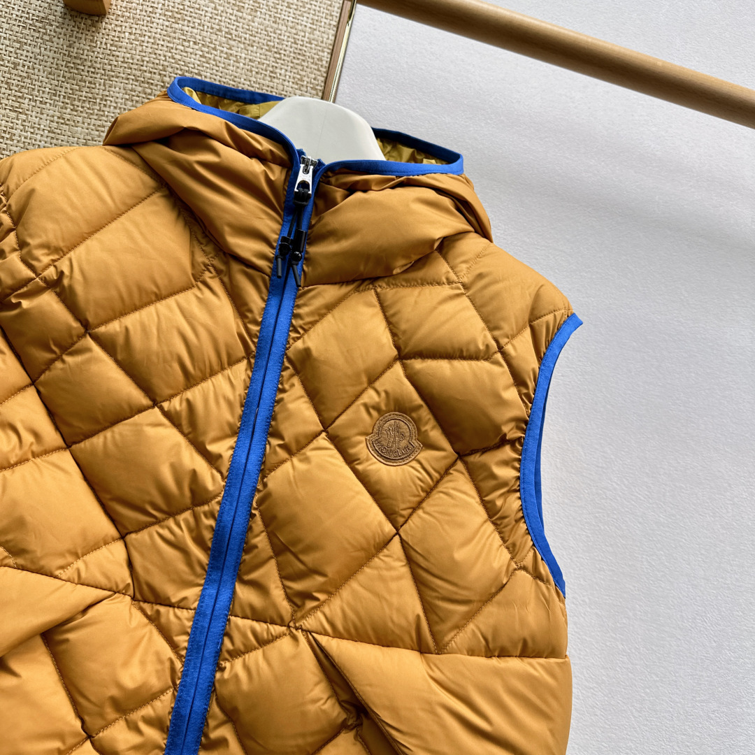Жилет Moncler