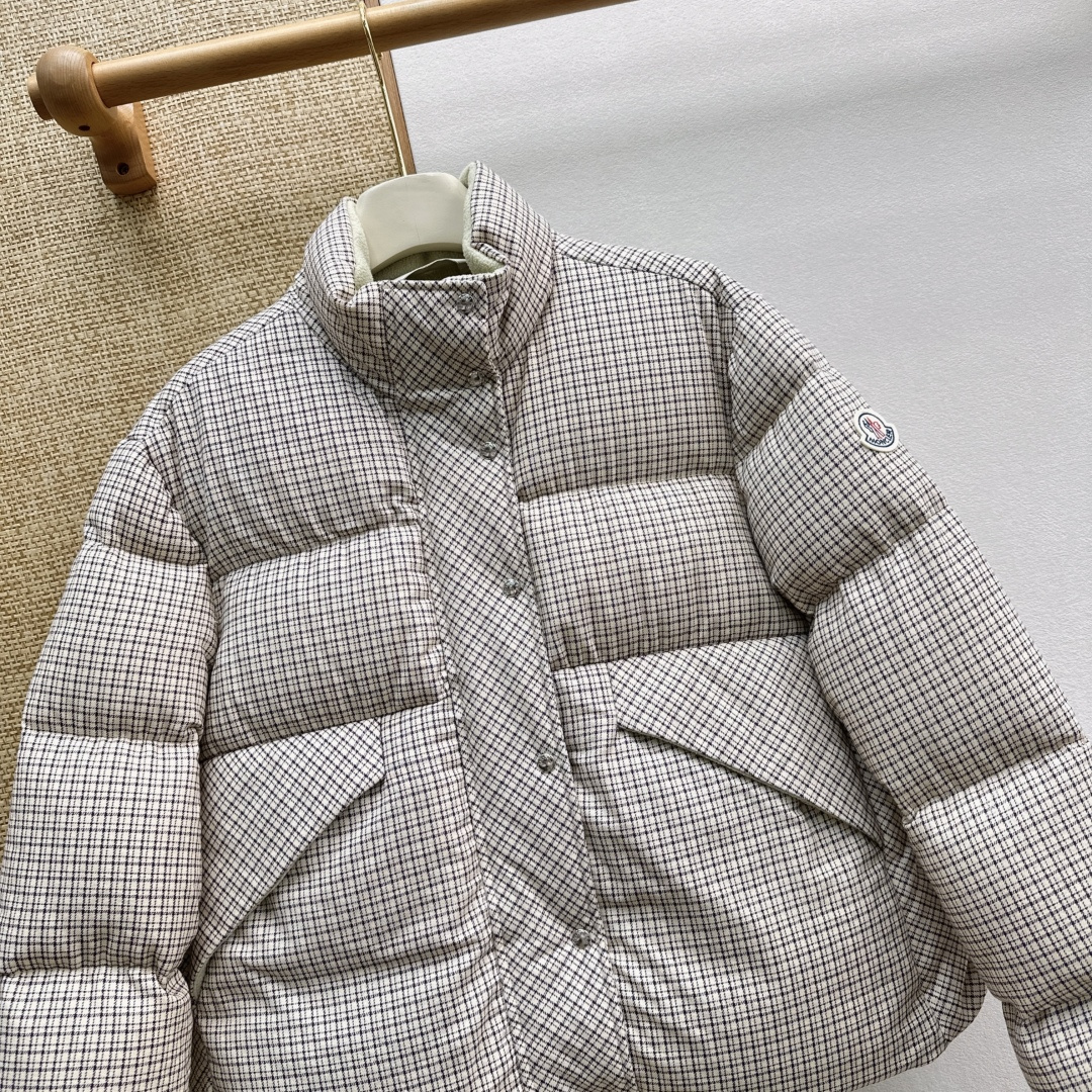Пуховик Moncler