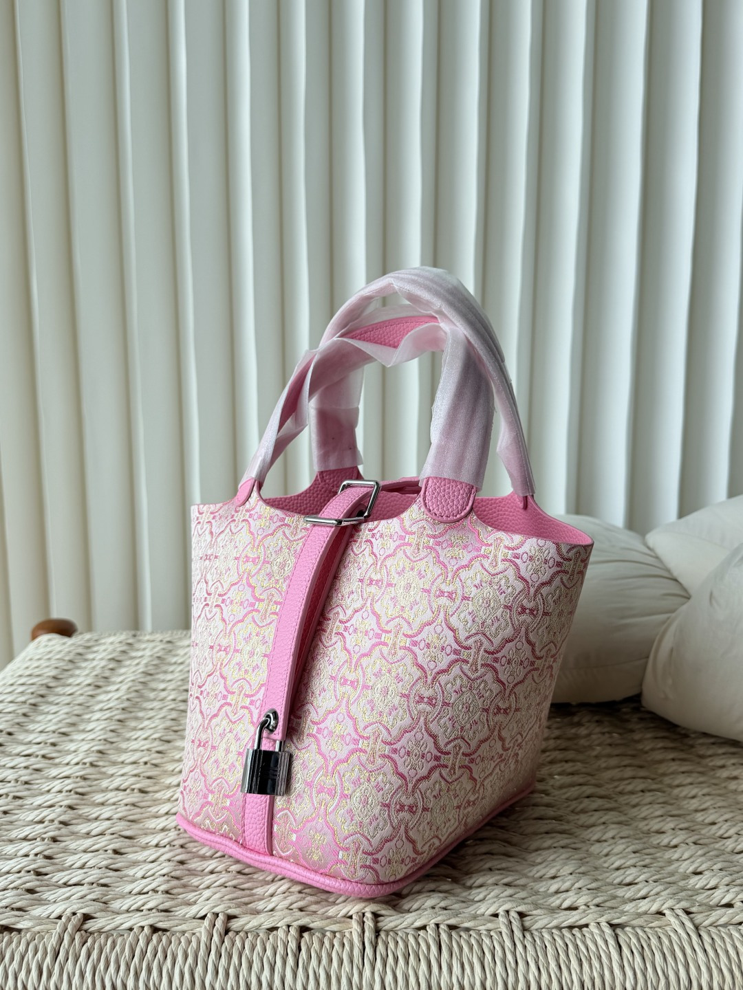 葆蝶家 Bottega Veneta 经典高奢皮具手袋托特包斜挎包女包 #2A5AA029 2