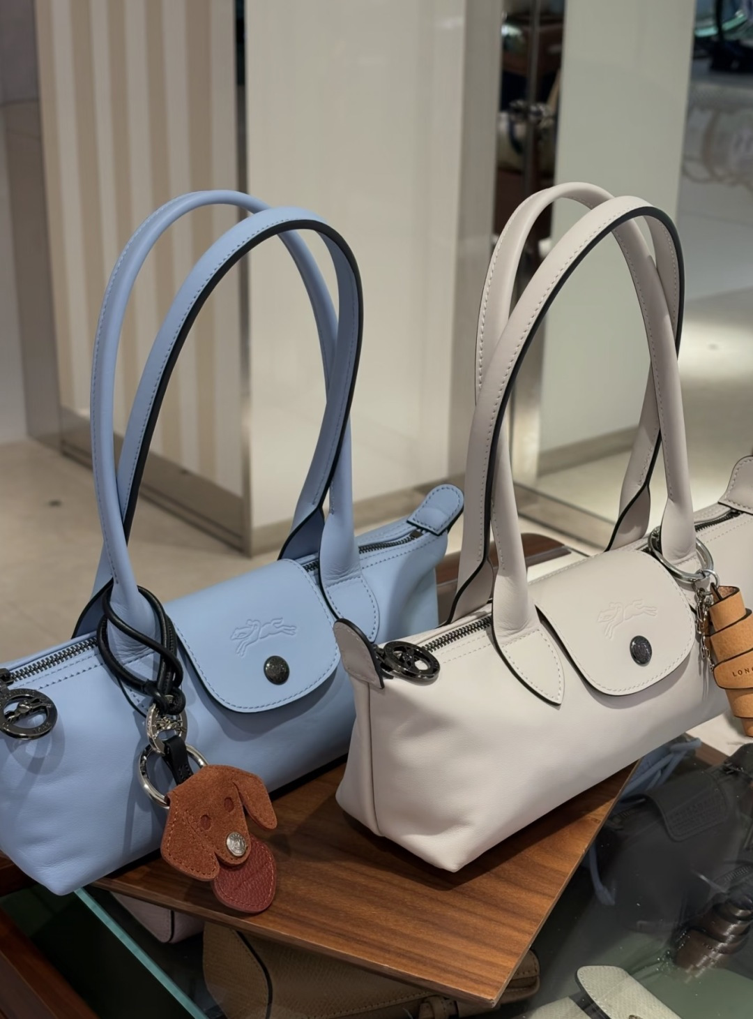华伦天奴 Valentino 经典高奢皮具手袋托特包斜挎包女包 #B3733E6B 4