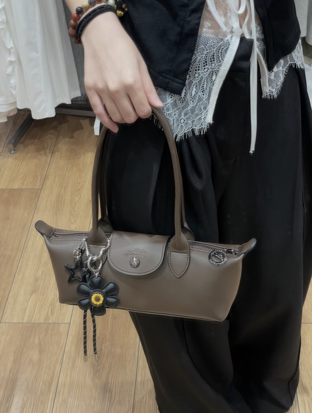华伦天奴 Valentino 经典高奢皮具手袋托特包斜挎包女包 #B3733E6B 9