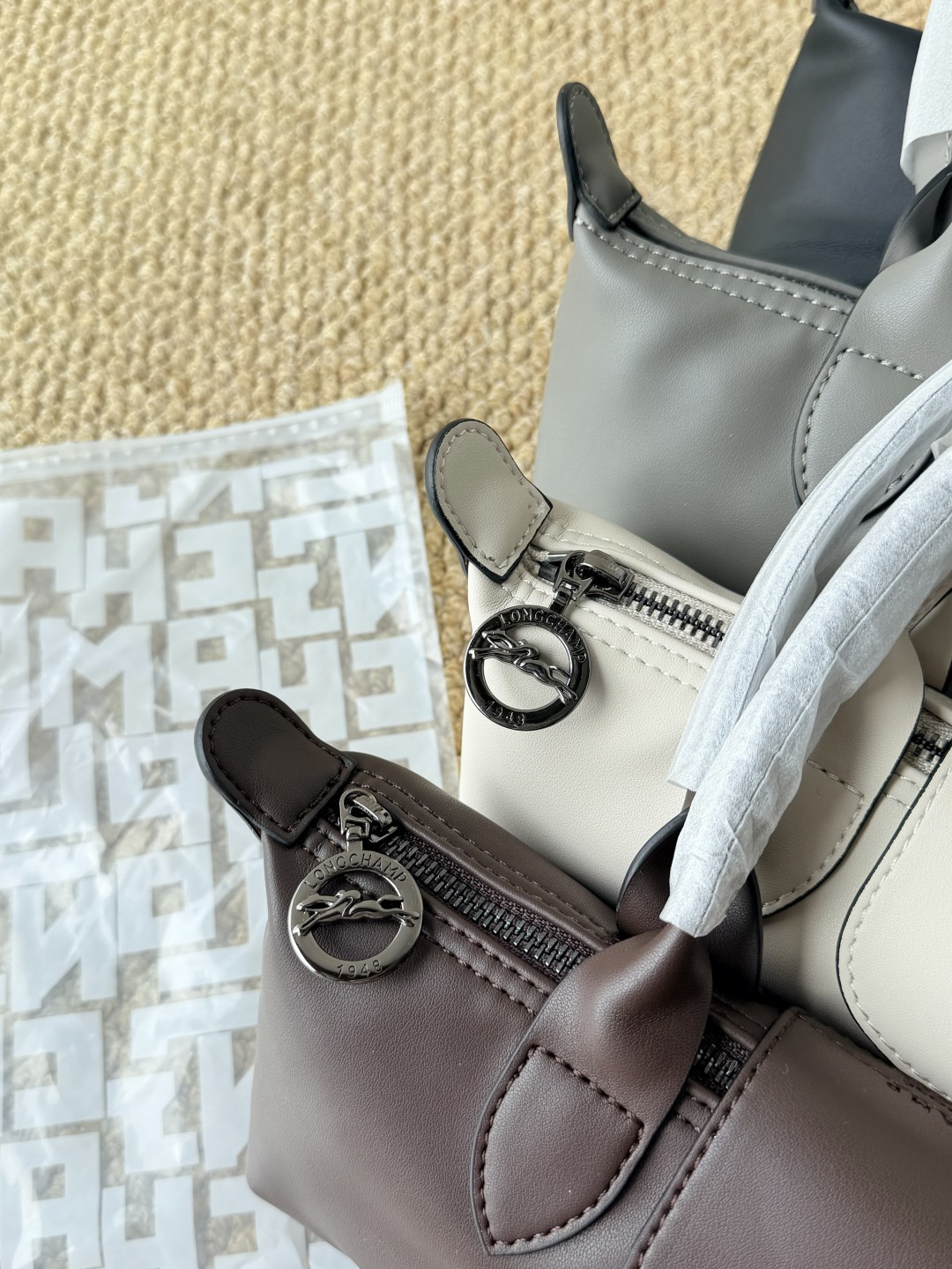 雅克穆斯 Jacquemus 高定经典皮革女包手袋 #50FB9B81 8