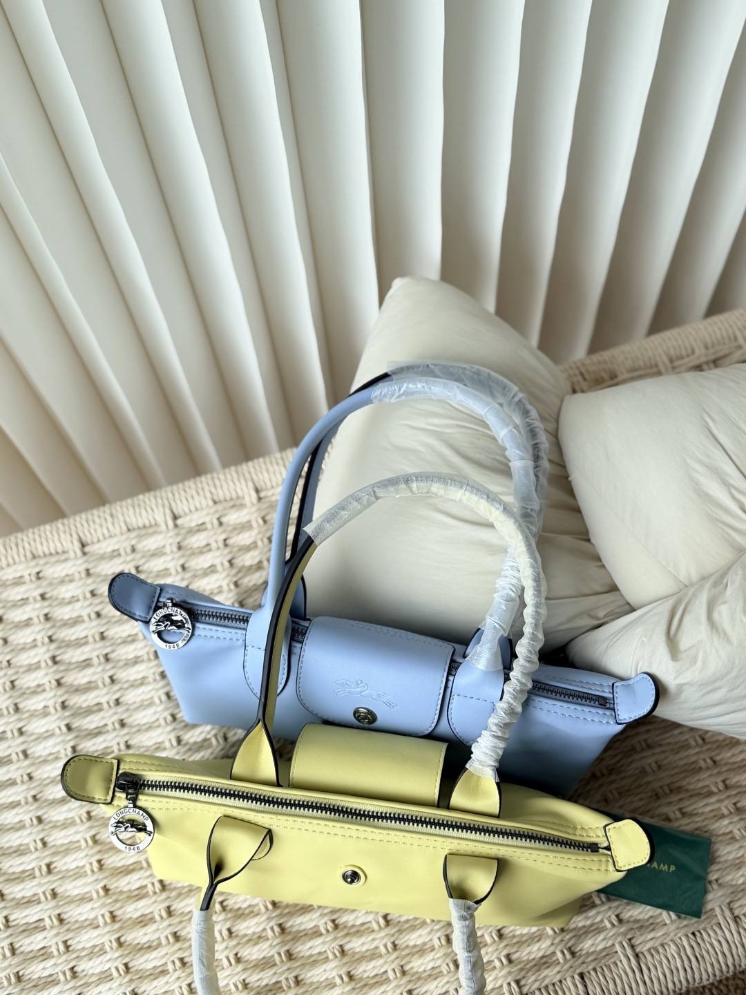 Ferragamo Classic Handcrafted Luxury Leather Shoulder Bag Ref 8