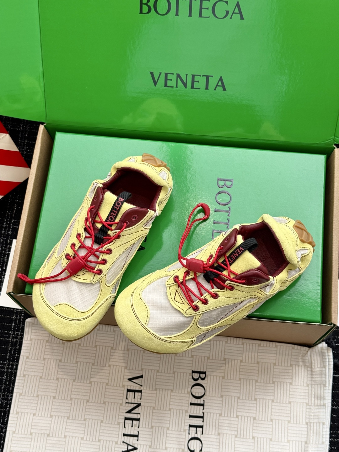 Кроссовки Bottega Veneta желтые