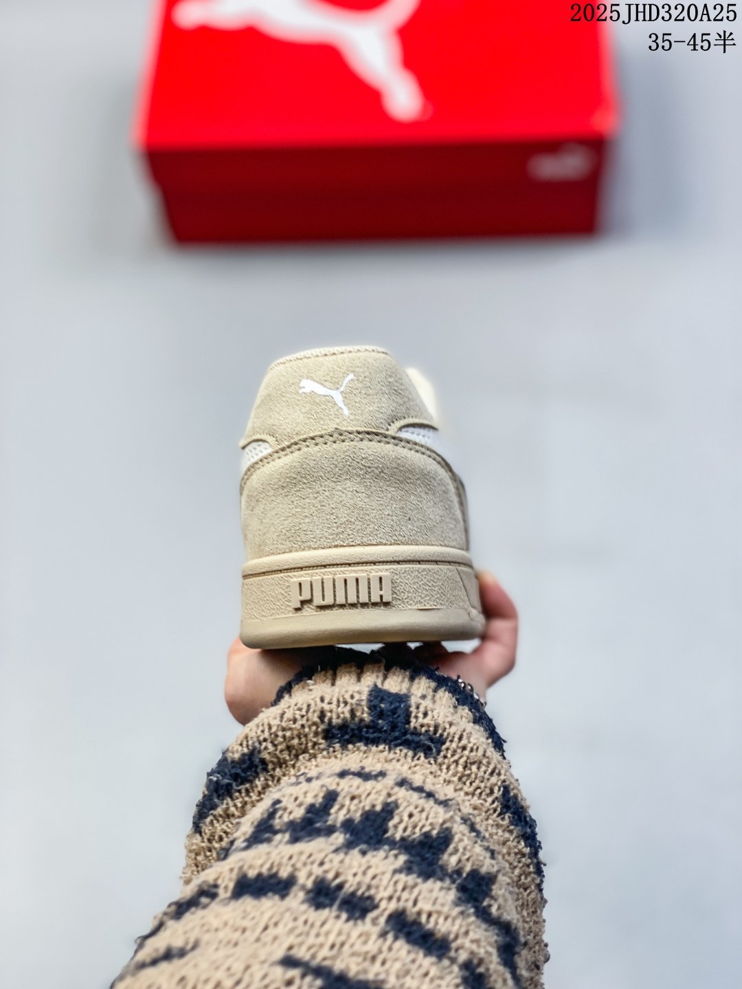 💰130
PUMA/彪马 男女运动板鞋，原楦原纸版开发版型，采用环保纤维革组合翻毛皮饰片鞋面材质，外置耐磨橡胶大底❗️蕾哈娜同系面包鞋太好看了！彪马Puma Park Lifestyle OG Sneaker 公园生活方式系列低帮复古面包风百搭休闲运动板鞋。

类型：男女鞋
货号：395084
码数：35-45含半码
编码：02JHD320A25