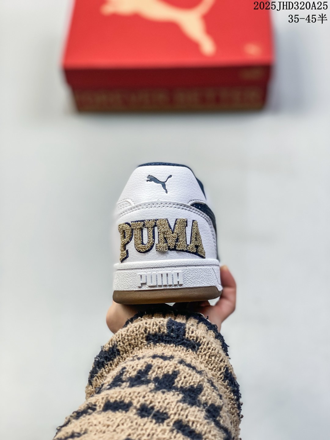 💰130
PUMA/彪马 男女运动板鞋，原楦原纸版开发版型，采用环保纤维革组合翻毛皮饰片鞋面材质，外置耐磨橡胶大底❗️蕾哈娜同系面包鞋太好看了！彪马Puma Park Lifestyle OG Sneaker 公园生活方式系列低帮复古面包风百搭休闲运动板鞋。

类型：男女鞋
货号：395084
码数：35-45含半码
编码：02JHD320A25