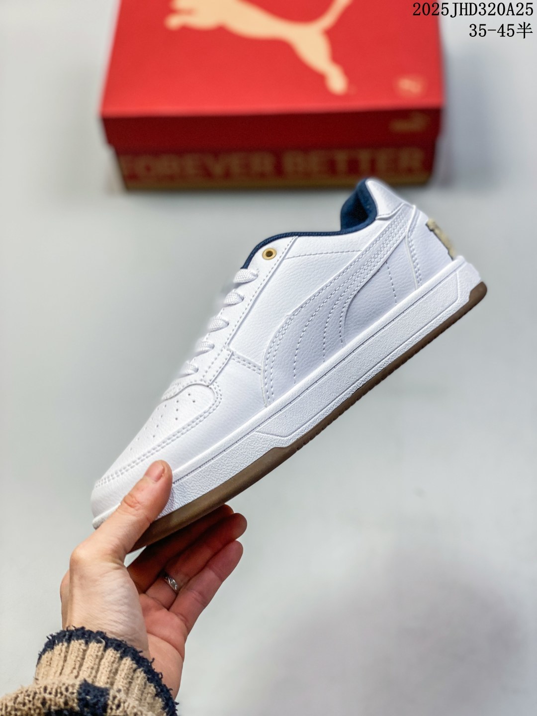 💰130
PUMA/彪马 男女运动板鞋，原楦原纸版开发版型，采用环保纤维革组合翻毛皮饰片鞋面材质，外置耐磨橡胶大底❗️蕾哈娜同系面包鞋太好看了！彪马Puma Park Lifestyle OG Sneaker 公园生活方式系列低帮复古面包风百搭休闲运动板鞋。

类型：男女鞋
货号：395084
码数：35-45含半码
编码：02JHD320A25