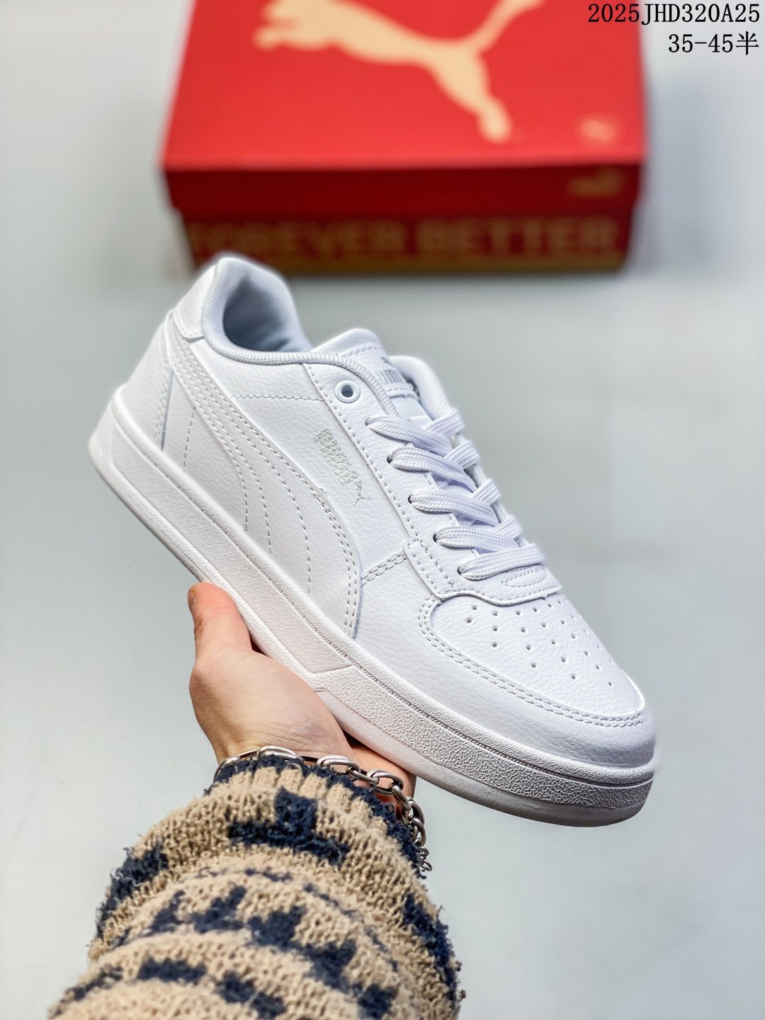 🈴💰130
PUMA/彪马 男女运动板鞋，原楦原纸版开发版型，采用环保纤维革组合翻毛皮饰片鞋面材质，外置耐磨橡胶大底❗️蕾哈娜同系面包鞋太好看了！彪马Puma Park Lifestyle OG Sneaker 公园生活方式系列低帮复古面包风百搭休闲运动板鞋。

类型：男女鞋
货号：395084
码数：35-45含半码
编码：02JHD320A25