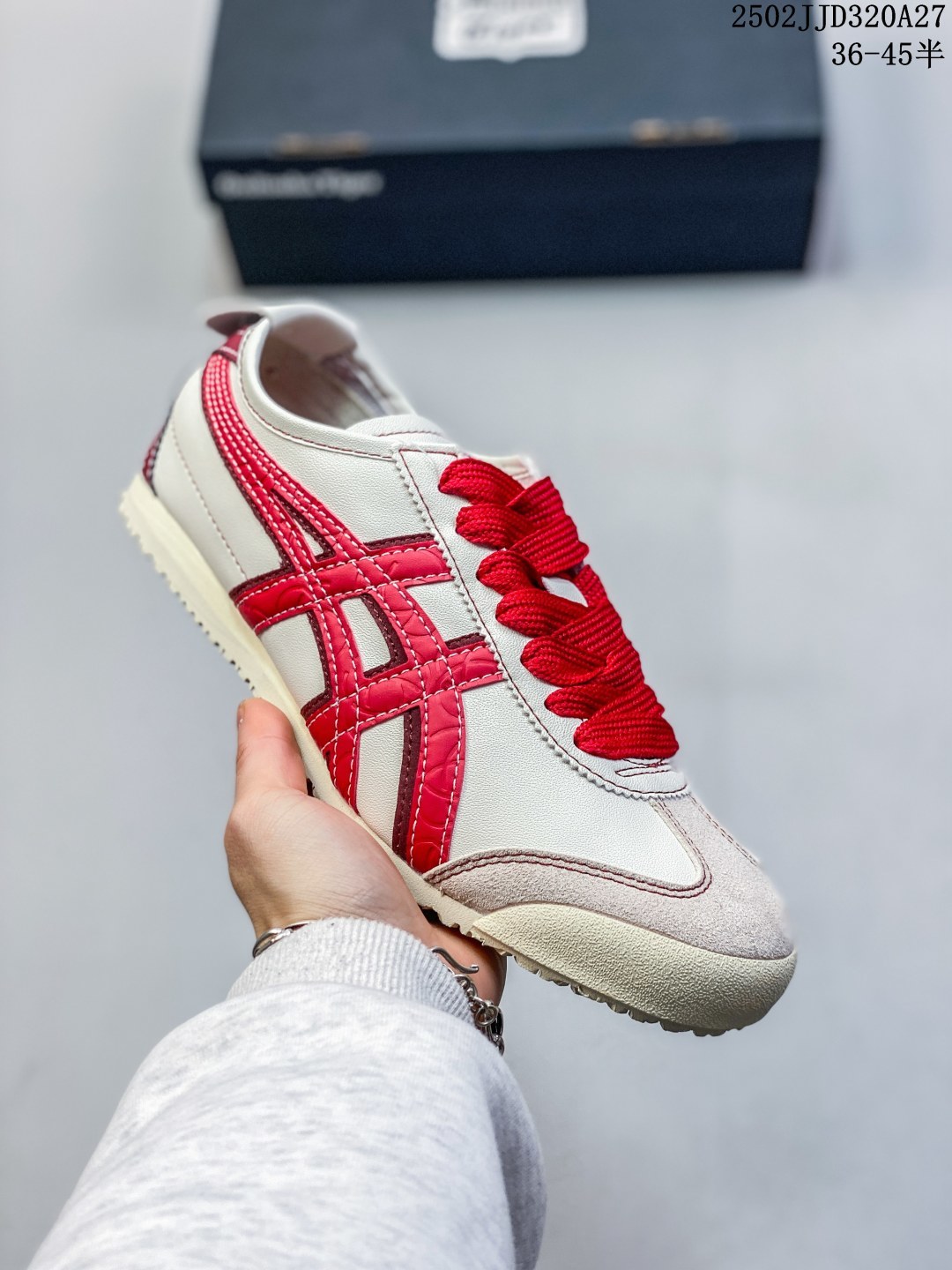 💰110
Asics Onitsuka Tiger MEXICO 66 亚瑟士鬼冢虎复古经典板鞋 CNY蛇年限定 海外订单工厂出品 长期生产补货永不断码 超成熟稳定的做工品控  原装全套纸板楦头开发 原汁原味 完美呈现版型 私模正确鞋底咬花纹路 一比一鞋头弧度高度鞋身弧度 绝不口嗨 细节品控鞋型随意秒杀市面 原档咬花纹路私模大底 一个单元有六个三角形 总体形拼接呈现花瓣状 官方四联吊牌 原装Ortholite轻量化鞋垫 原盒原配 质保卡 说明书 钢印防尘纸  纸板中底带钢印 乳胶组合鞋垫 支持全方位的对比专柜 产品从款式颜色造型上体现出追求舒适和细节的完美 鞋类更是推崇手工制作的严谨与完美 融舒适性与可穿性的设计风格 注重细节的完美和别致魅力 既保持稳重 又不失轻松的时尚感 
Size 36 37 37.5 38 39 39.5 40 40.5 41.5 42 42.5 43.5 44 45
编码：02JJD320A27