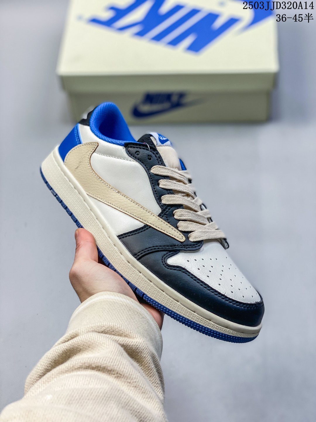 💰110
【公司级 新配色】真标 耐克/Nike Air Jordan 1 Low OG SP"Military Blue"AJ1乔1倒勾低帮篮球鞋 AJ1 乔丹1代 aj1 乔1 反向脚趾复古运动鞋。潮鞋推荐好看不贵 我家鞋子质量超好 爆款 乔丹代经典低帮化文百搭休闲动运篮球鞋“TS藤浩原联名闪电倒钩”采用软纳质帕头层皮革面鞋材质,中注底胶孔及缜密中拉底帮工艺,内置垫气及耐磨橡胶大底。亮点之处在于鞋侧的倒置 Swoosh。错版灵感来源于洛杉矶球鞋店铺收到一双特别的错版勾子倒过来,研发出反向勾的设计。
货号:SJ2068
码数:36-45含半码
编码: 03JJD320A14