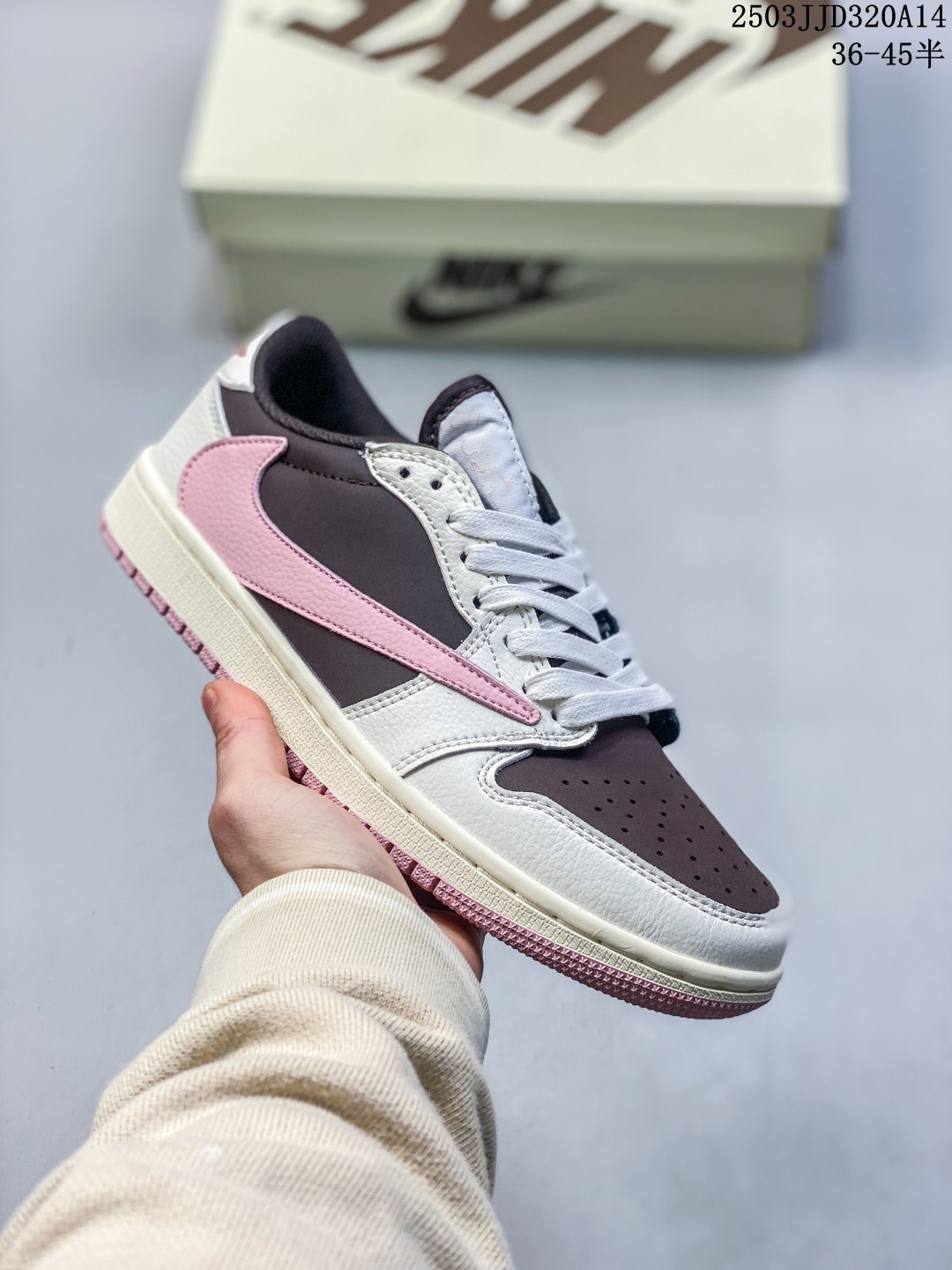 🈴️💰110
【公司级 新配色】真标 耐克/Nike Air Jordan 1 Low OG SP"Military Blue"AJ1乔1倒勾低帮篮球鞋 AJ1 乔丹1代 aj1 乔1 反向脚趾复古运动鞋。潮鞋推荐好看不贵 我家鞋子质量超好 爆款 乔丹代经典低帮化文百搭休闲动运篮球鞋“TS藤浩原联名闪电倒钩”采用软纳质帕头层皮革面鞋材质,中注底胶孔及缜密中拉底帮工艺,内置垫气及耐磨橡胶大底。亮点之处在于鞋侧的倒置 Swoosh。错版灵感来源于洛杉矶球鞋店铺收到一双特别的错版勾子倒过来,研发出反向勾的设计。
货号:SJ2068
码数:36-45含半码
编码: 03JJD320A14