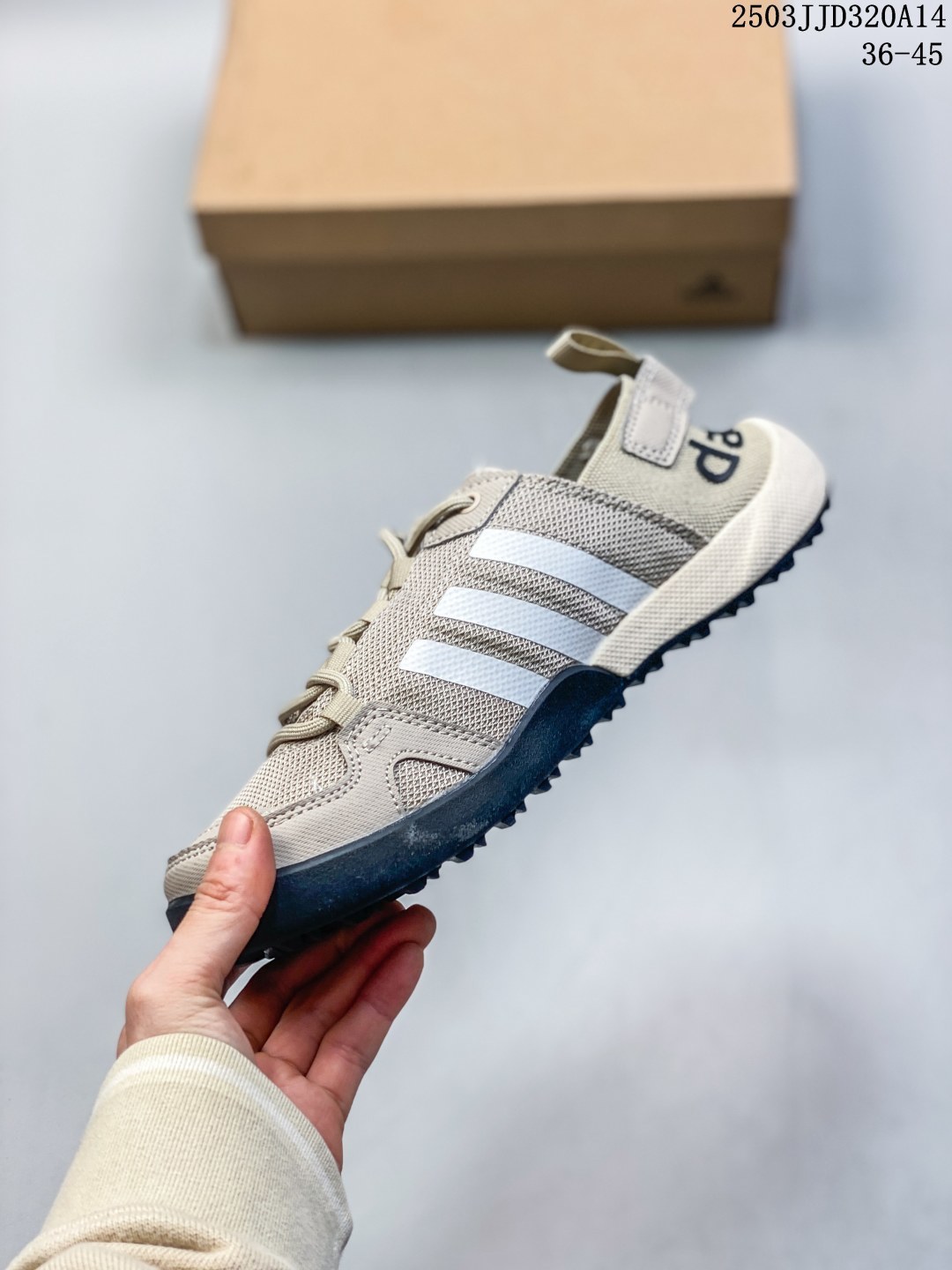 💰110 阿迪达斯didas TERREX DAROGA TWO 13 H.RDY 阿迪达斯男子户外运动鞋 脚感舒适 旨在适合徒步和野营旅行 搭载舒适鞋面和橡胶外底 旨在为湿滑地面打造 全新官方纯原材料打造 尺码36 36⅔ 37⅓ 38 38⅔ 39⅓ 40 40⅔ 41⅓ 42 42⅔ 43⅓ 44 45 货号HP863 编码：03JJD320A14