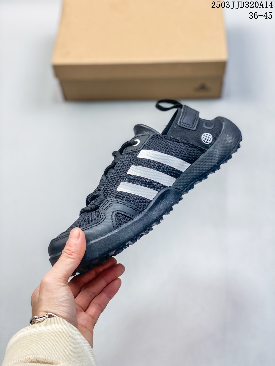 💰110 阿迪达斯didas TERREX DAROGA TWO 13 H.RDY 阿迪达斯男子户外运动鞋 脚感舒适 旨在适合徒步和野营旅行 搭载舒适鞋面和橡胶外底 旨在为湿滑地面打造 全新官方纯原材料打造 尺码36 36⅔ 37⅓ 38 38⅔ 39⅓ 40 40⅔ 41⅓ 42 42⅔ 43⅓ 44 45 货号HP863 编码：03JJD320A14