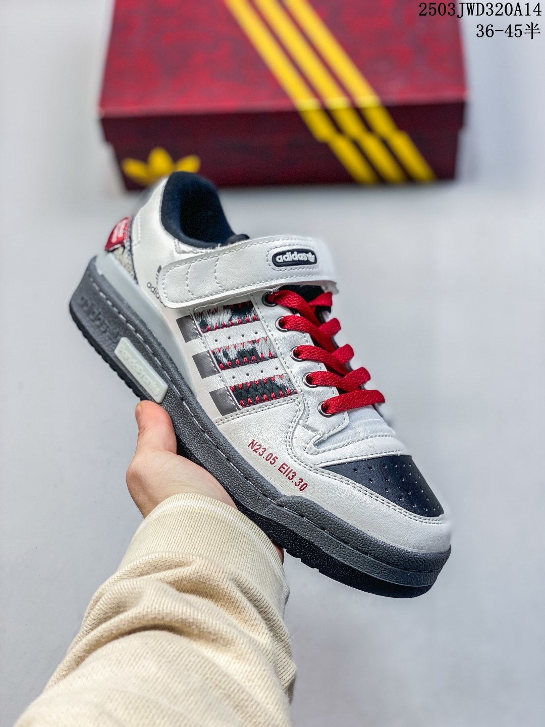 阿迪达斯Adidas Originals Forum 84 Low CNY 蛇年限定 性价比天花板 极力推荐 经典魔术贴复古板鞋 男女潮流头层皮休闲鞋原楦原数据开发 采用牛培皮革材质全头层皮鞋面 原盒原标 专供外贸渠道 2⁄3 371⁄3 38 382⁄3 391⁄3 40 402⁄3 411⁄3 42 422⁄3 431⁄3 44 44.5 45 货号 JP9969 # 编码:03JWD320A14