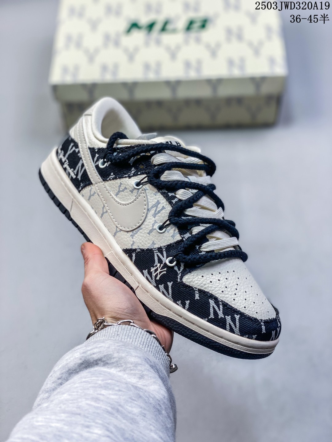 NK SB Dunk Low x Louis Vuitton 中国红限定绑带 纯原大厂出品 极力推荐 原装头层材料 独家版型蒸餾加工 帶來的是更好的视觉和脚感体验 大厂纯原品质出货 清洁度 电绣工艺 皮料切割干净无任何毛边 细节完美 官方货号:SJ2068 228 编码:03JWD320A19