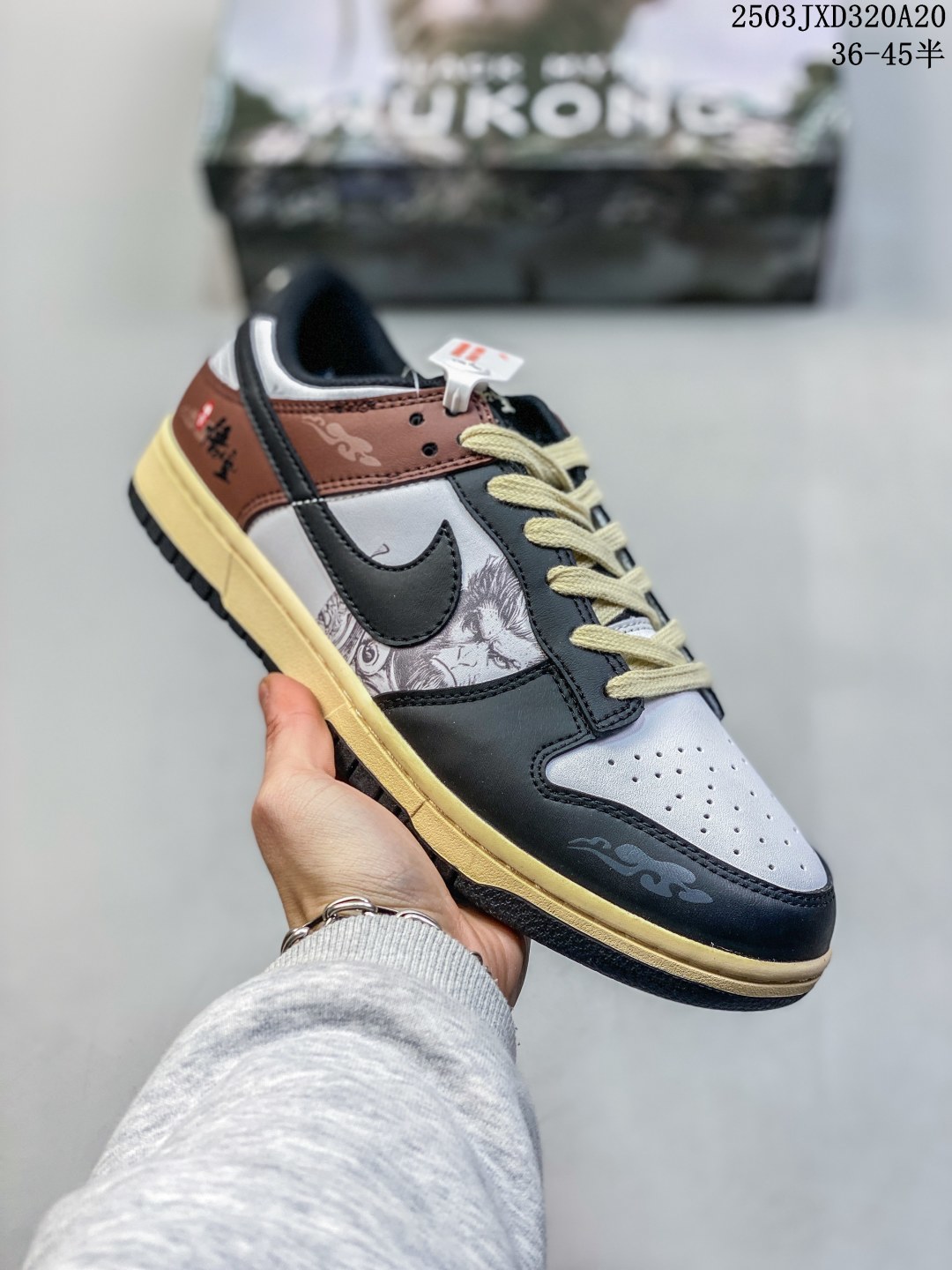 重磅三方联名,「闪电倒钩AJ1」当红嘻哈歌手特拉维斯·斯科特携手藤原浩主理品牌fragment design x Travis Scott x Nike Air Jordan 1 Low OG SP”Black/Green Toe“AJ1乔丹一代经典低帮文化百搭休闲运动篮球鞋， 货号：DM7866-001 尺码：见图带