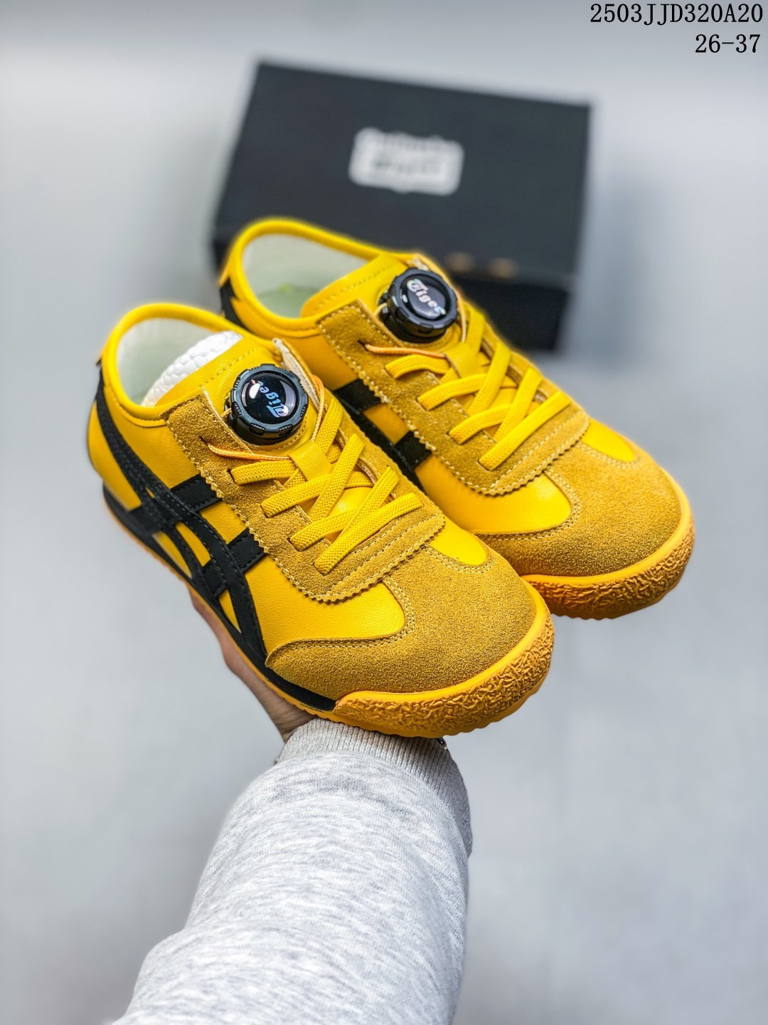 🈴️💰110
亚瑟士 Onitsuka Tiger Tokuten
复古低帮休闲跑鞋 实拍首发
TOKUTEN的灵感来源于80年代的室内用鞋
T-TOE前足补强设计 室内鞋的橡胶大底元素
复古经典 是TIGER拥趸追捧款
鞋跟 鞋舌处印有鬼塚虎特有的品牌logo标志
提升品牌的认知度 柔软内里材质 穿着更加舒适
改良后的鞋底设计 更具防滑性
side:26——37
编码:03JJD320A20