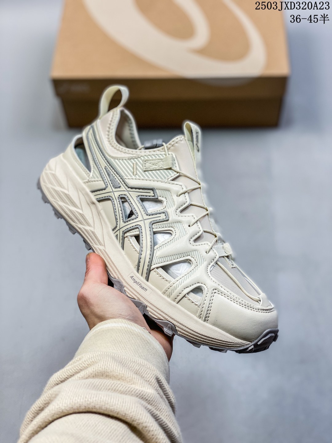 💰140
亚瑟士溯溪鞋 洞洞鞋 Asics Gel-Sonoma SE 舒适日常休闲百搭防滑低帮户外徒步舒适随行跑步鞋【男女同款 】无界，路更远，今夏必备！
颠覆认知，包裹性超强，脚感非常之舒适，侧面镂空设计，透气性极佳，让微风灌入足底，为沸腾夏日注入清爽能量防滑效果也不错，颜值与性能兼备！各平台实体疯狂种草首选！
SIZE： 36 37.5 38 39 40 40.5 41.5 42 42.5 43.5 44 45 
货号：1203A408—020
编码：03JXD320A23