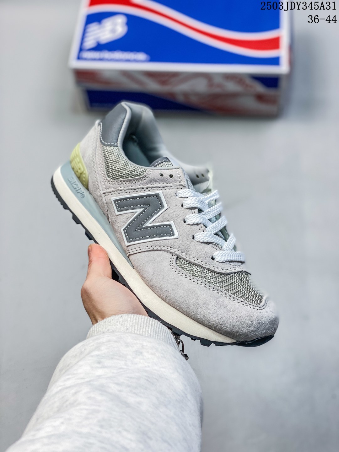 New Balance/新百伦 原档案开发开发纸版楦型,原装4层组合独立私模大底❗️“长青之王”荣耀回归,NB新百伦New Balance ML574经典复古休闲运动慢跑鞋 尺码:见图 编码:03JDY345A31