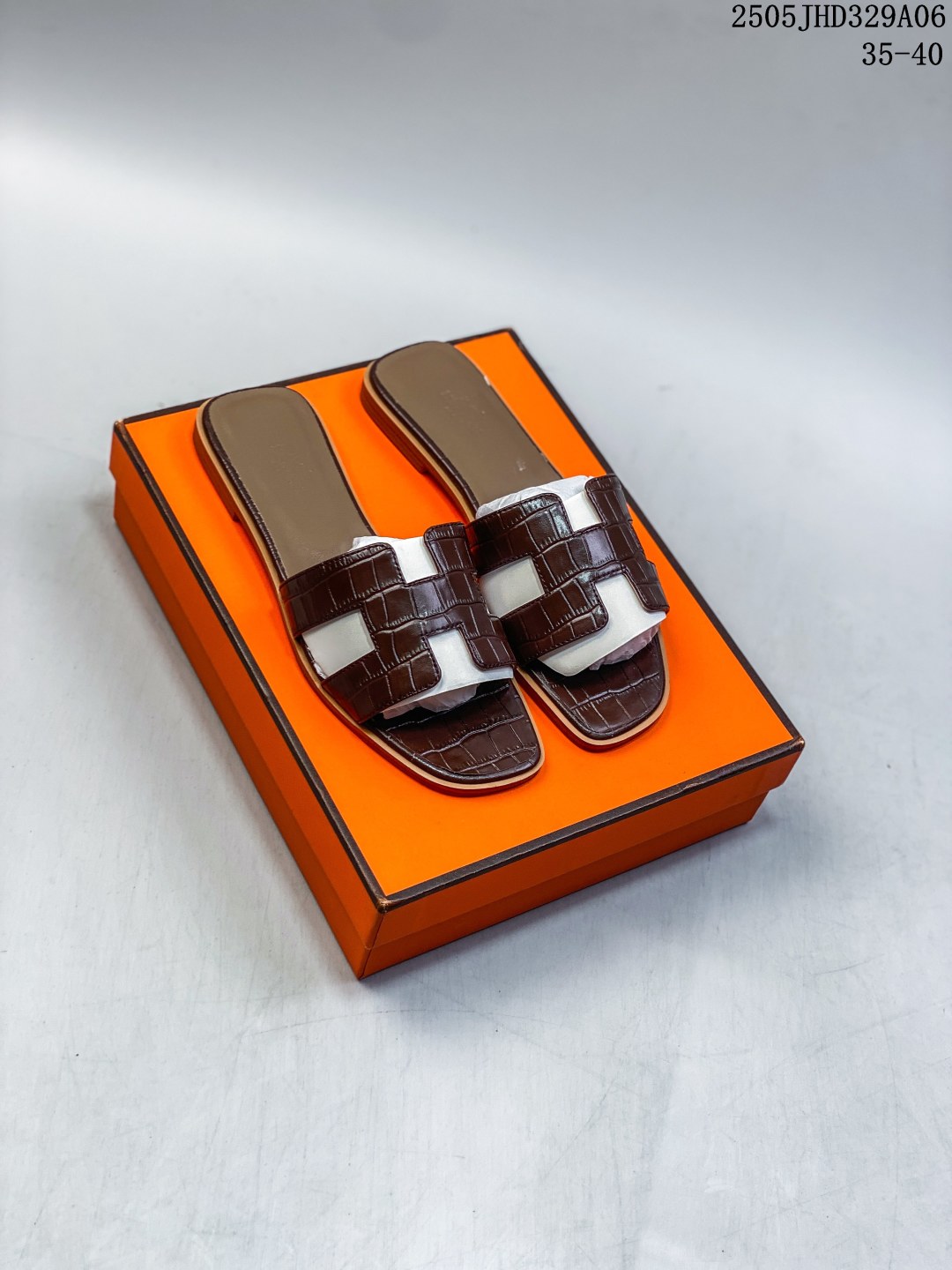 Hermès Women's Leather Oran Sandal Comfortable and Stylish Flat Sandals Slides 6 cmp i1746588174176 2106 0 5