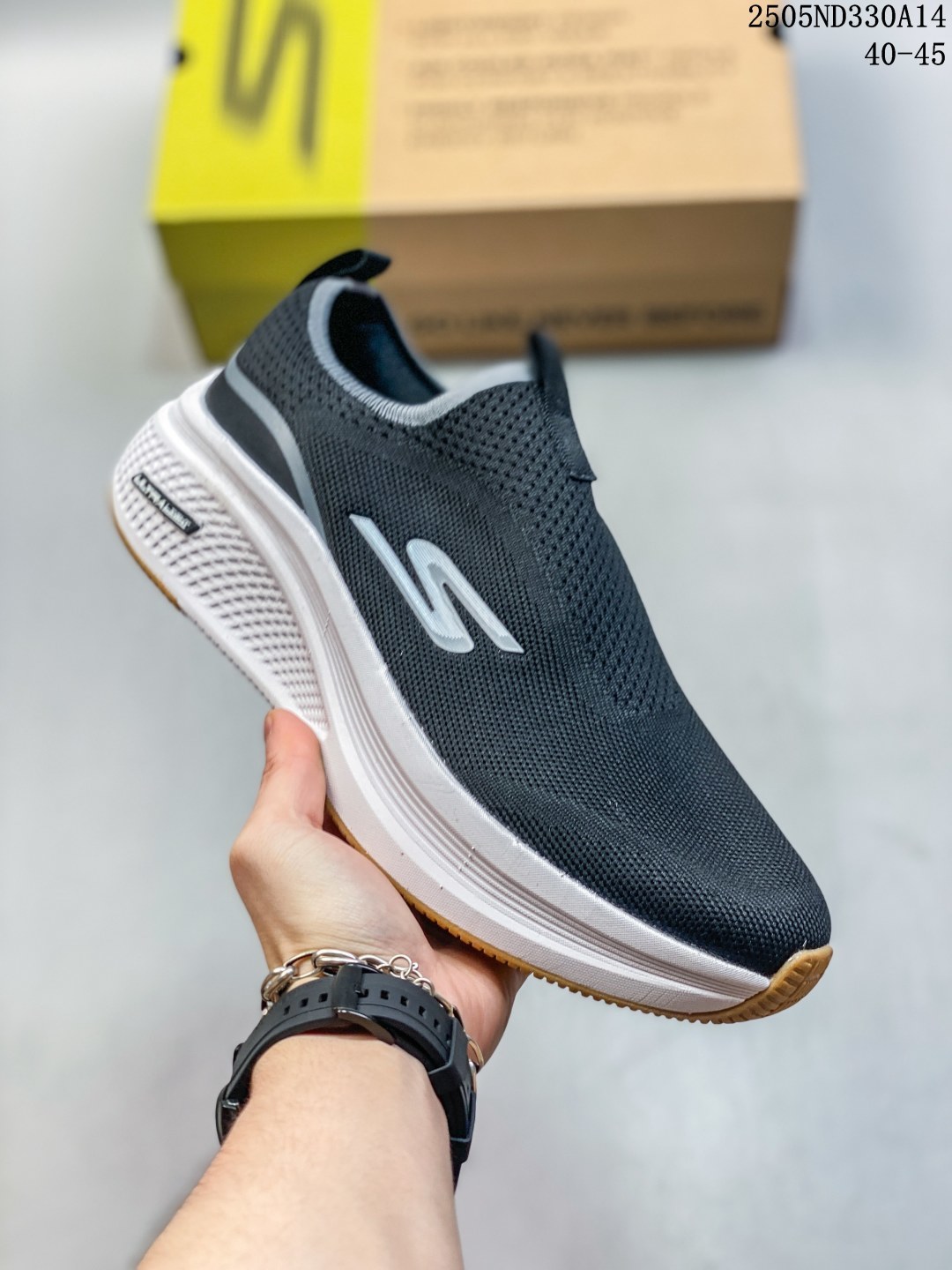 🈴 💰140
Skechers斯凯奇新款男士舒适透气耐穿柔软缓震基础跑步鞋220849
尺码：见图
编码：05ND330A14