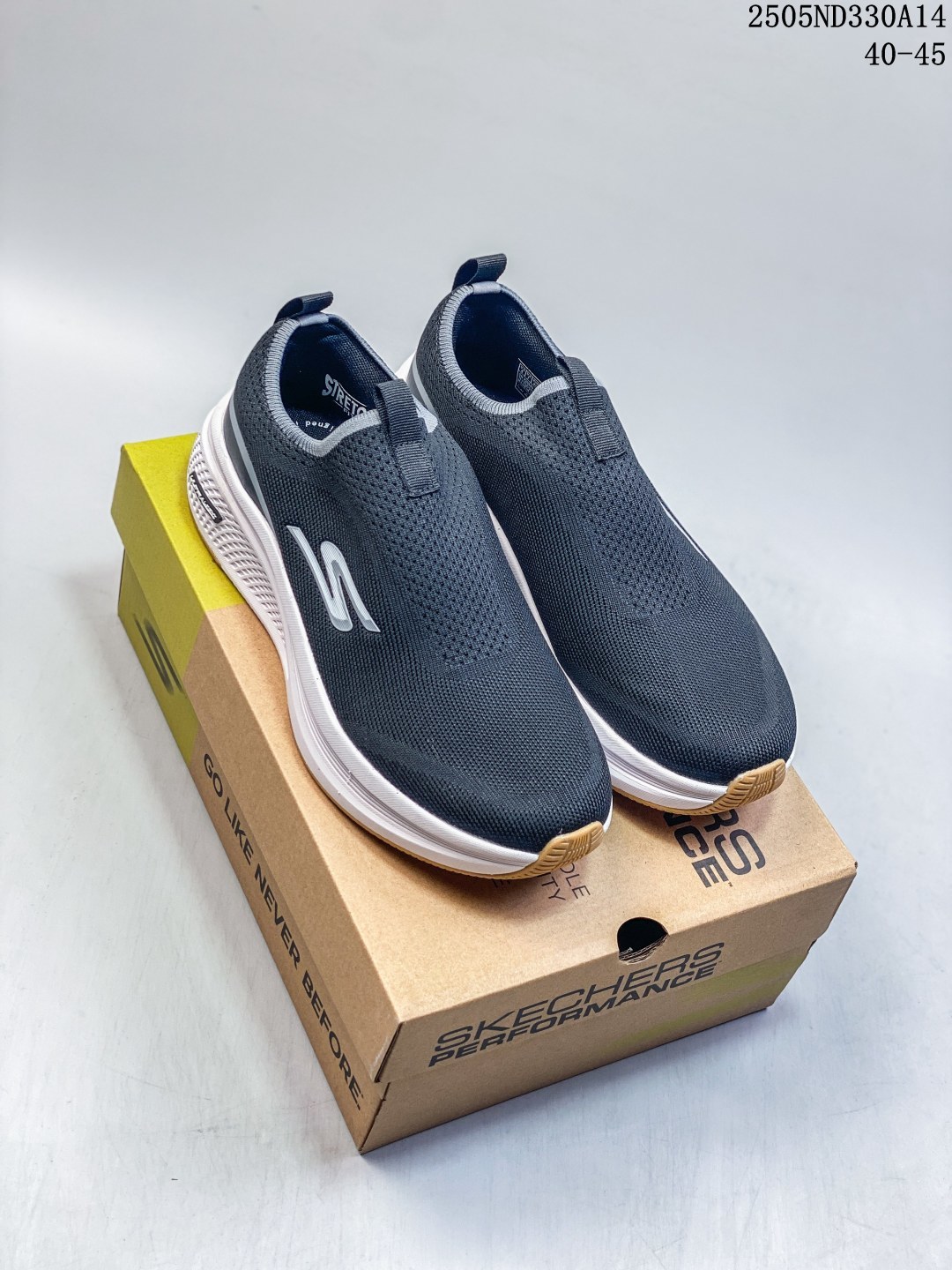 🈴 💰140
Skechers斯凯奇新款男士舒适透气耐穿柔软缓震基础跑步鞋220849
尺码：见图
编码：05ND330A14