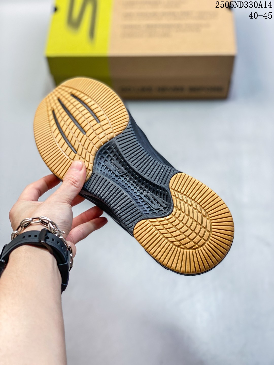 💰140
Skechers斯凯奇新款男士舒适透气耐穿柔软缓震基础跑步鞋220849
尺码：见图
编码：05ND330A14