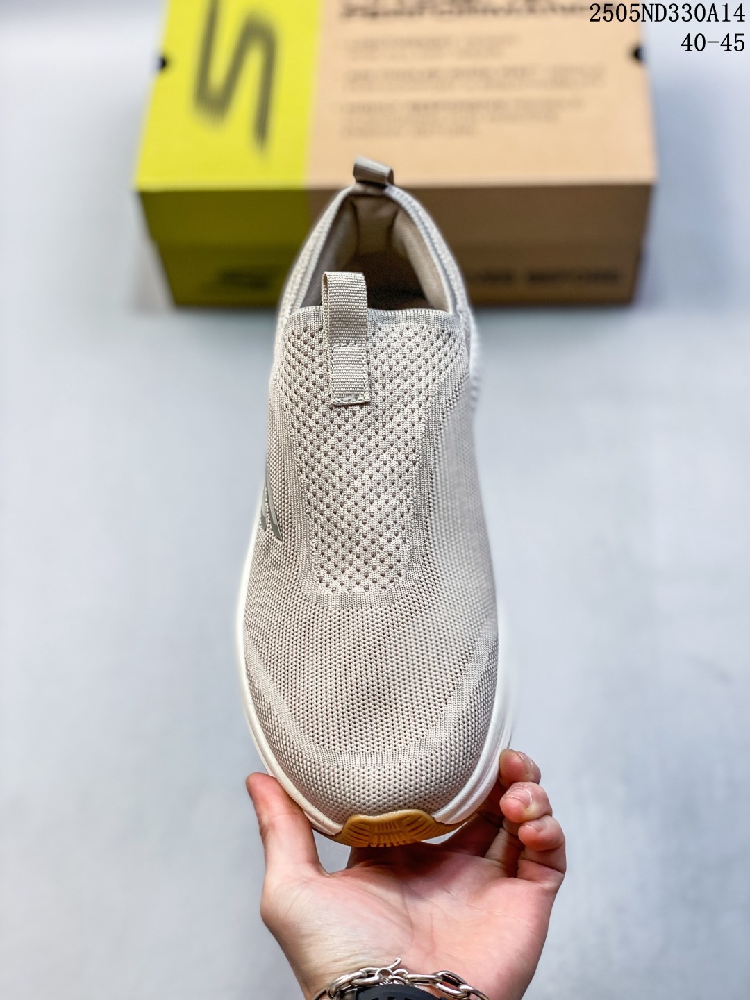 💰140
Skechers斯凯奇新款男士舒适透气耐穿柔软缓震基础跑步鞋220849
尺码：见图
编码：05ND330A14