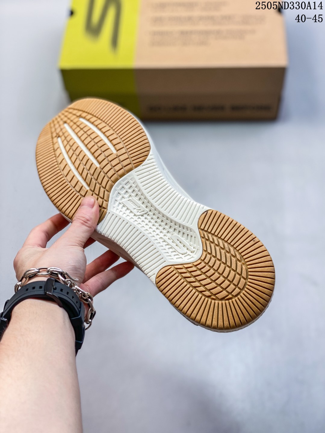 💰140
Skechers斯凯奇新款男士舒适透气耐穿柔软缓震基础跑步鞋220849
尺码：见图
编码：05ND330A14