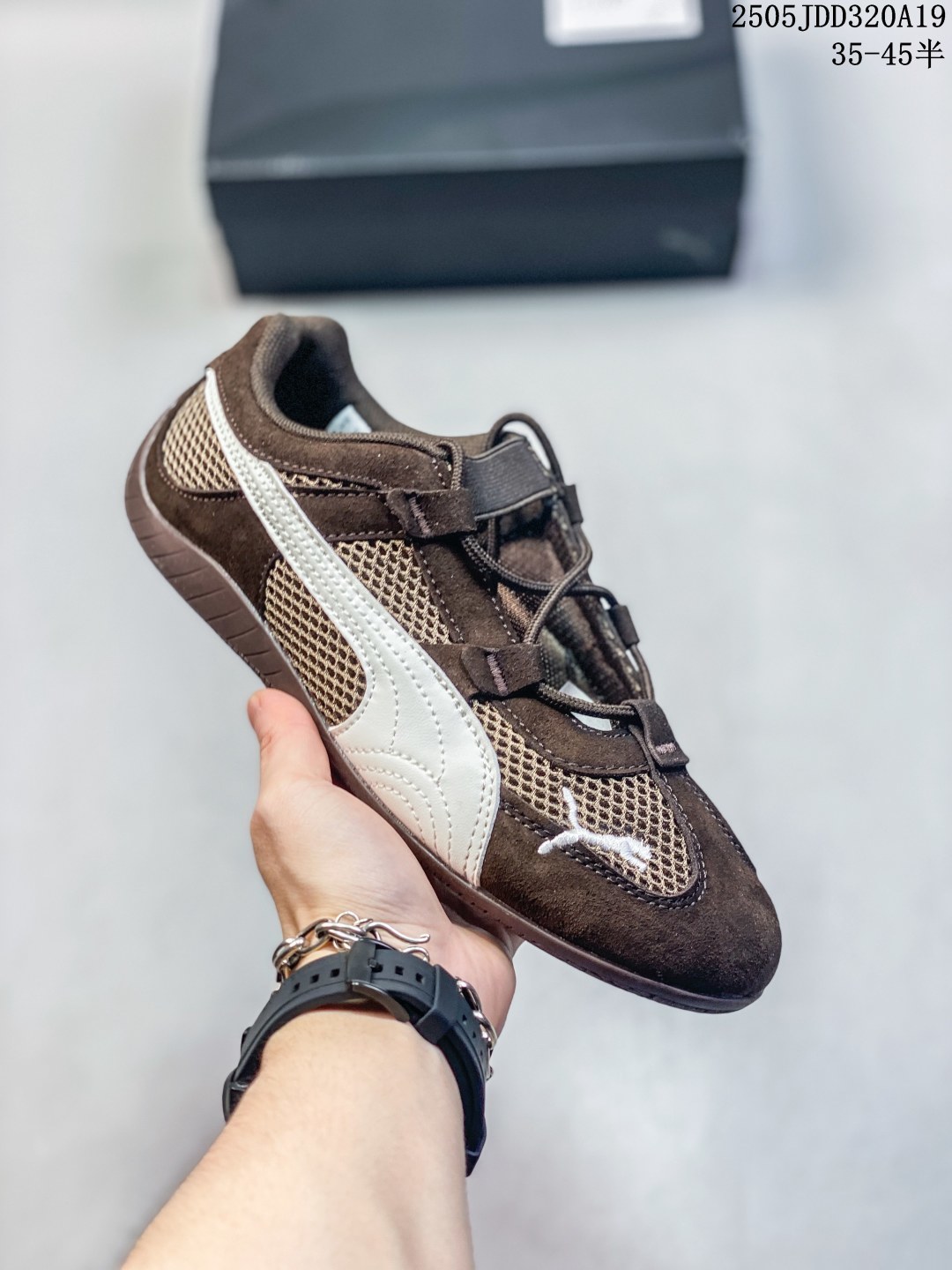 💰100
彪马 女鞋 PUMA MAYZE CLIIGHTS WNS 蕾哈娜 新款增高厚底休闲运动鞋 PUMA最新推出的mayze小白鞋，真的是让人爱不释手！这款鞋保留了经典的款式，但鞋底纹路有了全新的设计，再加上皮绒外表面和金线logo，整体看起来更加高级和贵气。厚底休闲鞋的设计，简单而不失高级感，特别适合小个子女生，视觉上显高又显瘦。无论是视觉效果还是穿着舒适度，这款鞋都堪称小白鞋中的天花板。上脚后感觉非常舒适，没有想象中那么硬，真的是绝绝子！圆圆的鞋头设计，特别适合可爱的女生，简直让人无法抗拒。如果你也在纠结今年该选哪款鞋子，不妨试试这款mayze小白鞋，绝对不会让你失望！

尺码:  见图含半码
货号:  383995
编码：05JDD320A19