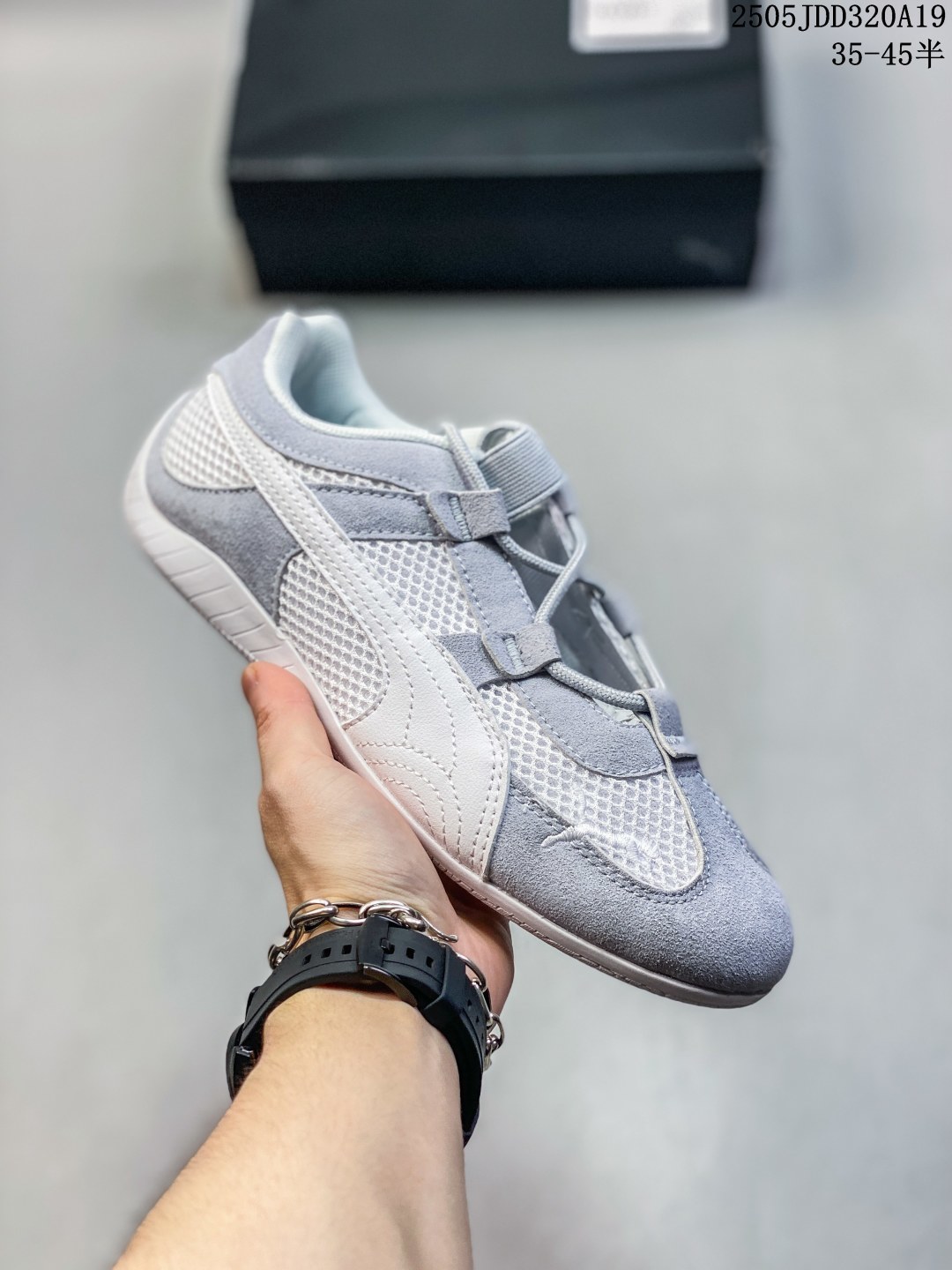 🈴 💰100
彪马 女鞋 PUMA MAYZE CLIIGHTS WNS 蕾哈娜 新款增高厚底休闲运动鞋 PUMA最新推出的mayze小白鞋，真的是让人爱不释手！这款鞋保留了经典的款式，但鞋底纹路有了全新的设计，再加上皮绒外表面和金线logo，整体看起来更加高级和贵气。厚底休闲鞋的设计，简单而不失高级感，特别适合小个子女生，视觉上显高又显瘦。无论是视觉效果还是穿着舒适度，这款鞋都堪称小白鞋中的天花板。上脚后感觉非常舒适，没有想象中那么硬，真的是绝绝子！圆圆的鞋头设计，特别适合可爱的女生，简直让人无法抗拒。如果你也在纠结今年该选哪款鞋子，不妨试试这款mayze小白鞋，绝对不会让你失望！

尺码:  见图含半码
货号:  383995
编码：05JDD320A19