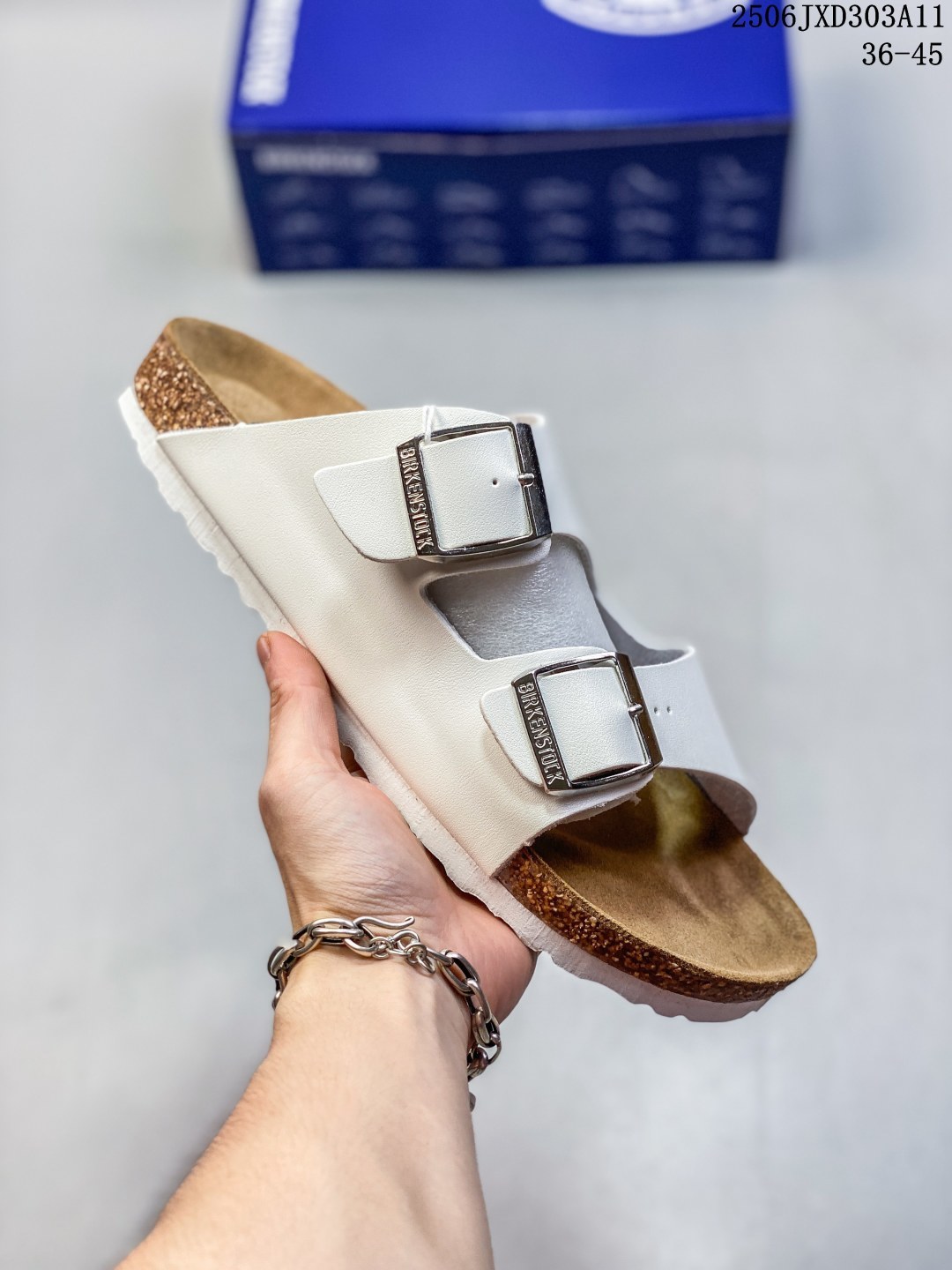 支持放店K 博肯Birkenstock 勃肯半拖系列克罗心双扣金属扣设计,双杠绑带夏季凉鞋 头层皮材质#采用质地柔软牛皮绒面革植入羊羔毛鞋垫和里衬材质 #中底搭载缓震软木橡胶 #外置EVA轻量片装外底 (无半码) 06JXD303A11