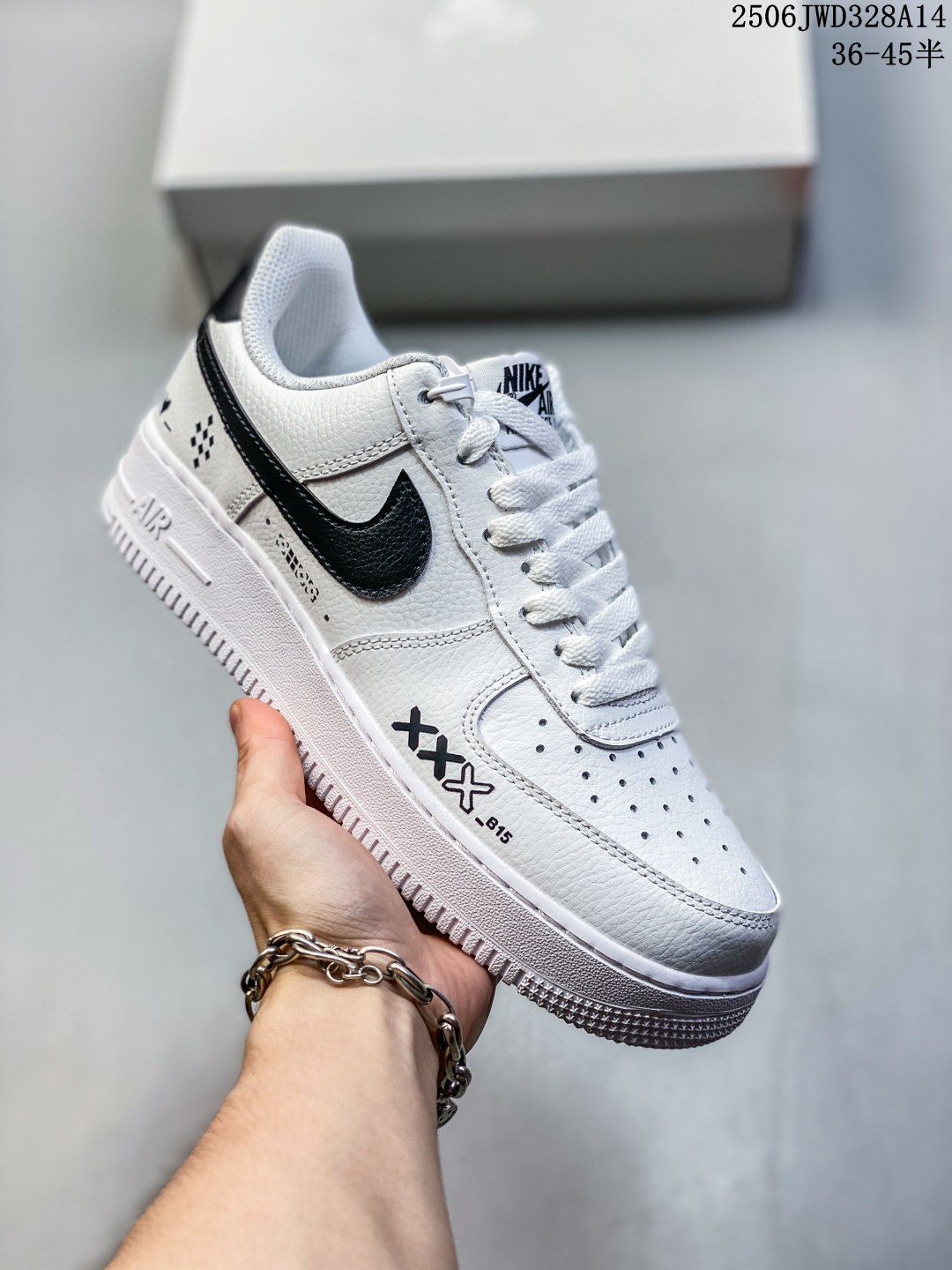 🈴 💰220。纯原带半码
✅NIke Air Force 1 ‘07 Low 空军一号 低帮 运动鞋 休闲鞋 折边针车 工艺难度大 原楦头原纸板 原装鞋盒 定制五金配件 内置全掌气垫 原厂鞋底 
货号：KK1988-059
Size：36 36.5 37.5 38 38.5 39 40 40.5 41 42 42.5 43 44 44.5 45
编码：06JWD328A14